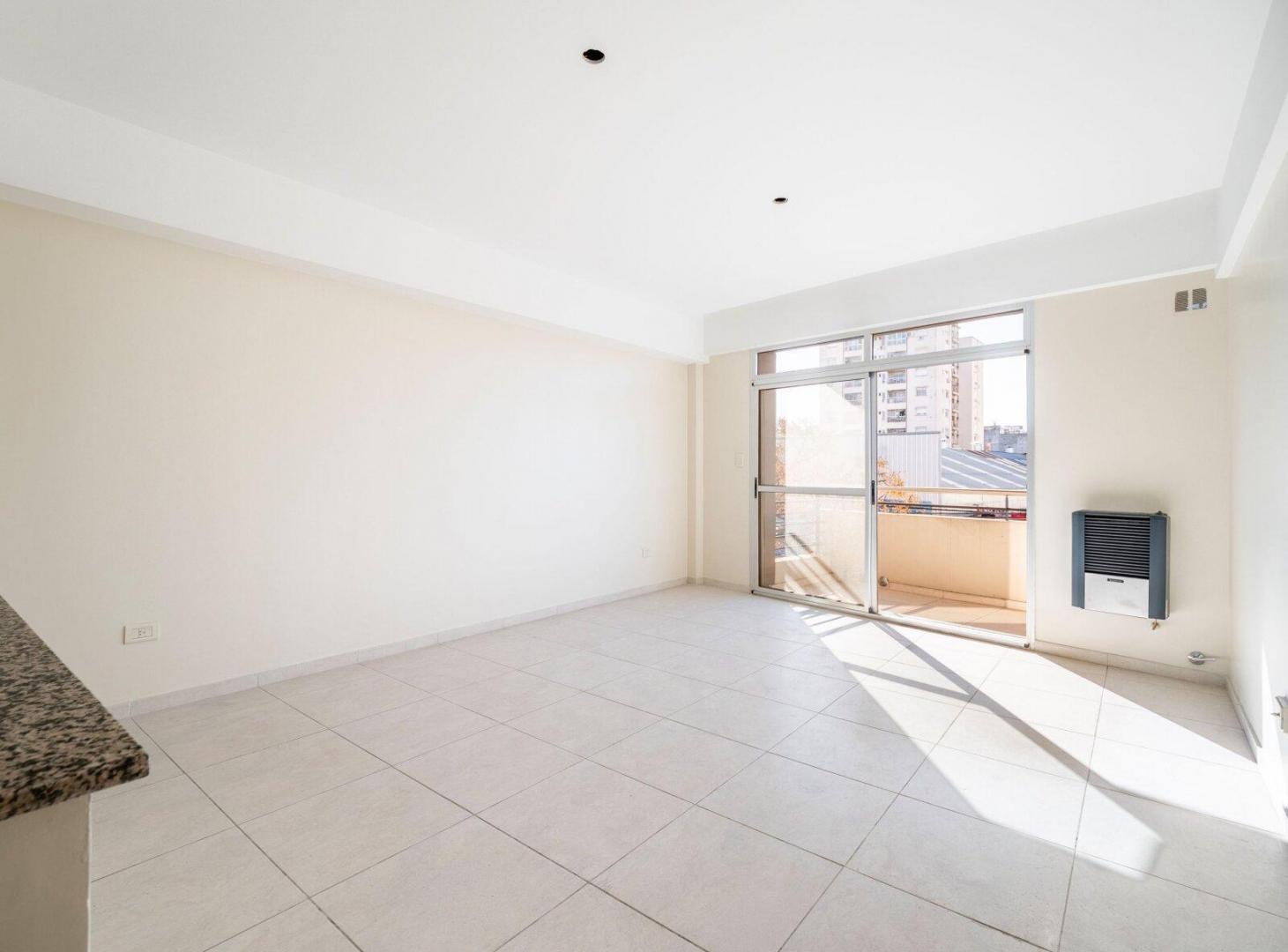 Foto de VENTA | 2 AMBIENTES EN SUITE | PARQUE CHACABUCO | BALCON CORRIDO |, imagen 2