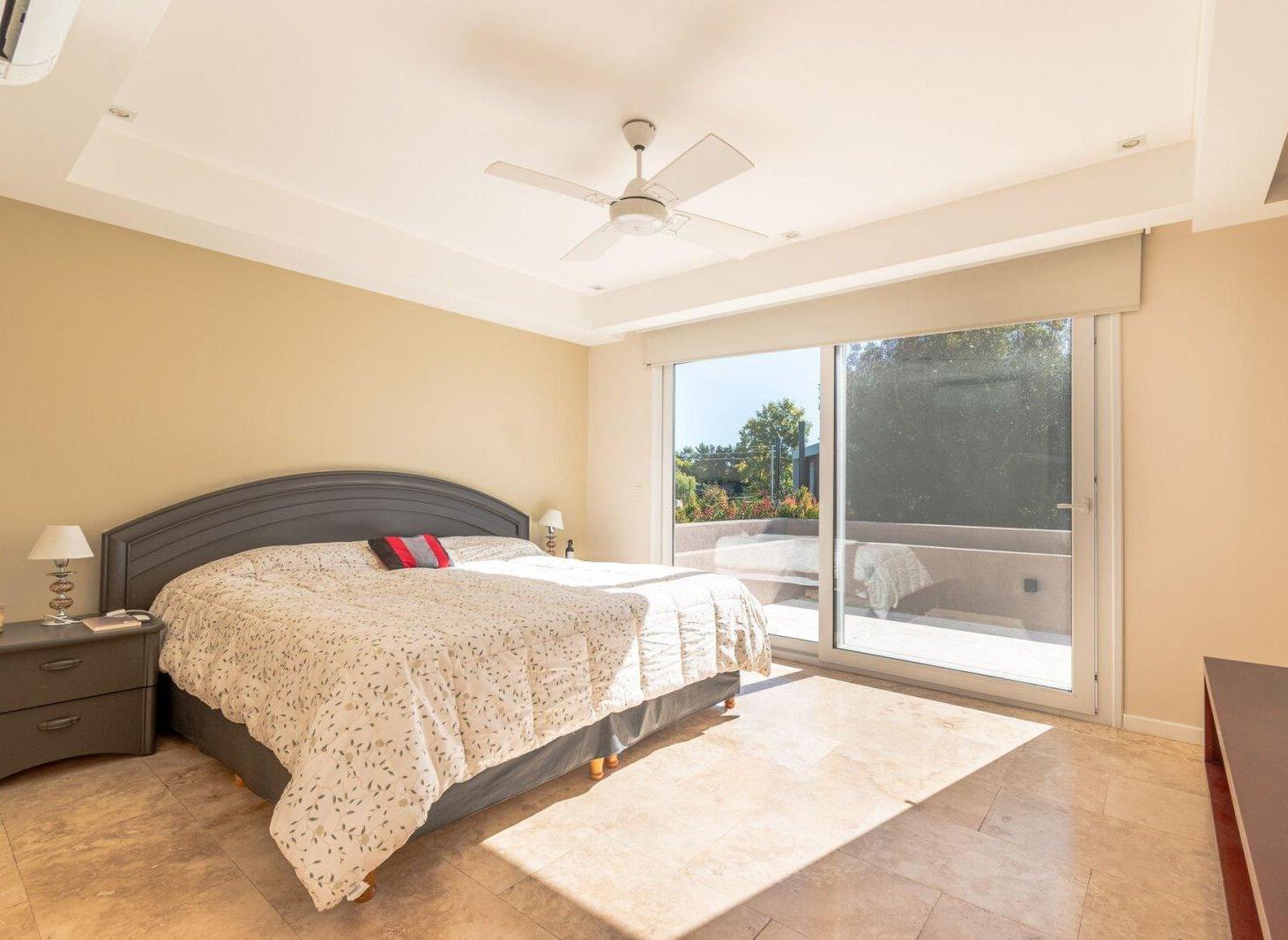 Foto de Venta Casa 6 ambientes con Pileta en Ayres Plaza, imagen 2