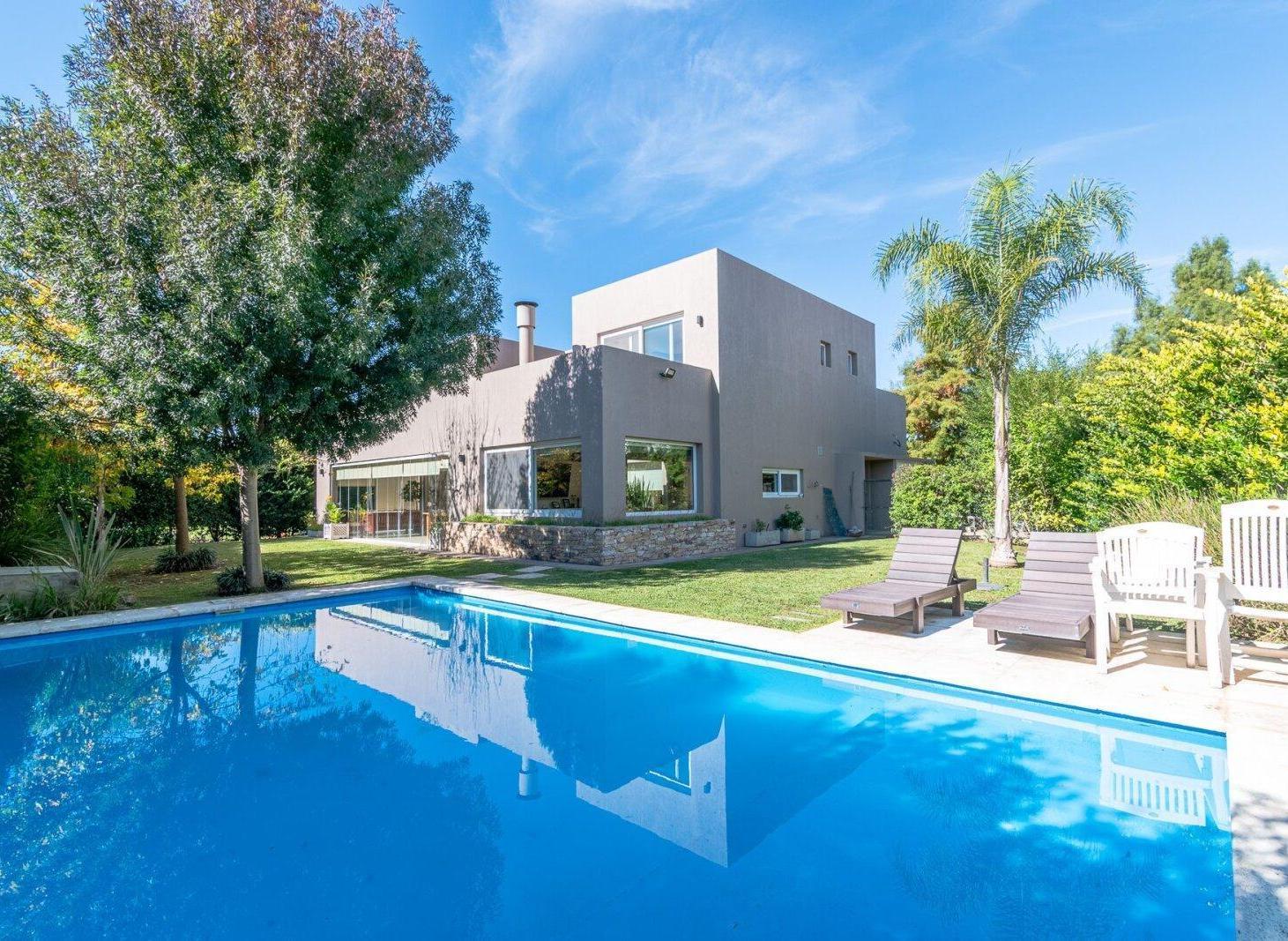 Foto de Venta Casa 6 ambientes con Pileta en Ayres Plaza, imagen 1