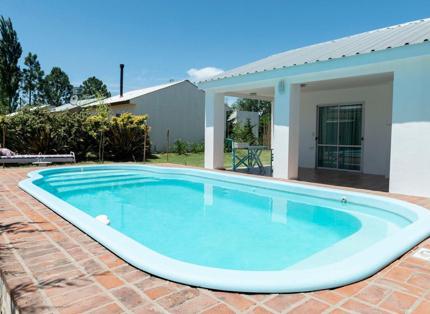 Foto de VENTA CUATRO CABAÑAS CON QUINCHO Y PILETA, imagen 2
