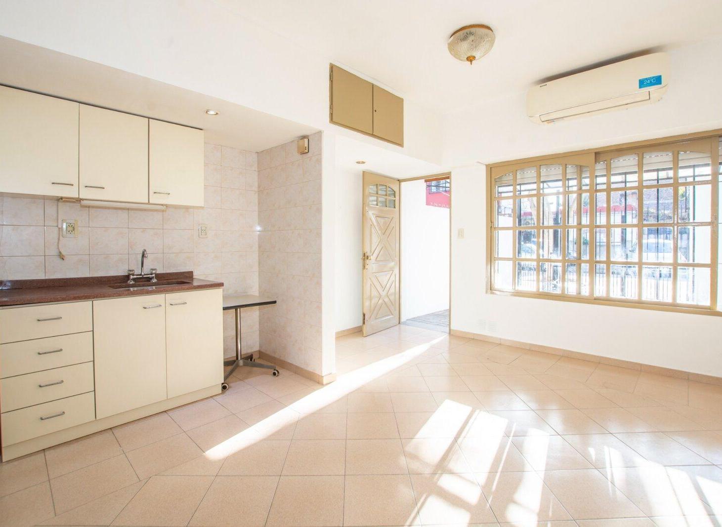 Foto de VENTA PH MONOAMBIENTE C/ COCHERA - FLORIDA OESTE, imagen 2