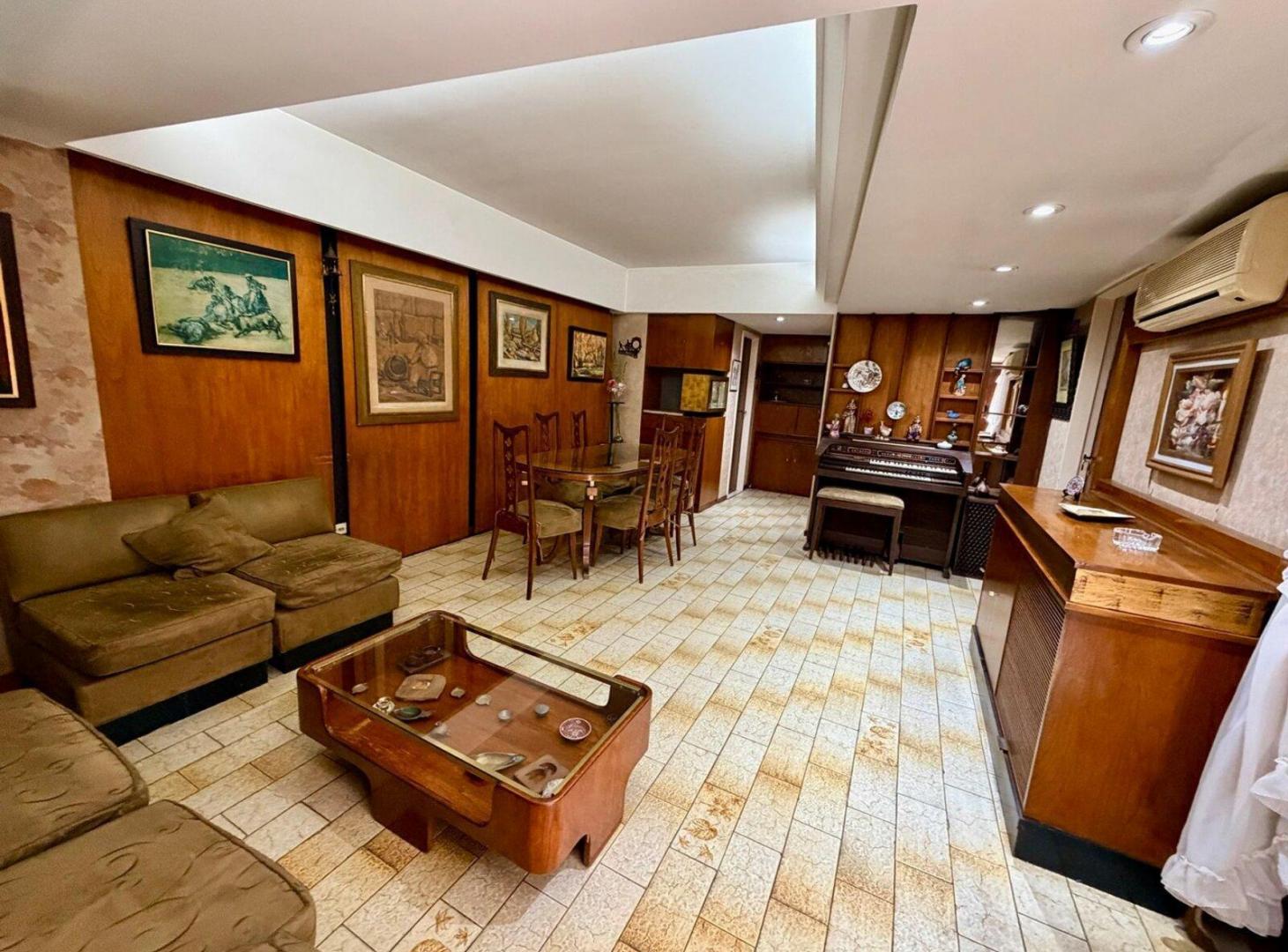 Foto de VENTA 4 AMBIENTES -DEPENDENCIA Y COCHERA -ALMAGRO, imagen 2
