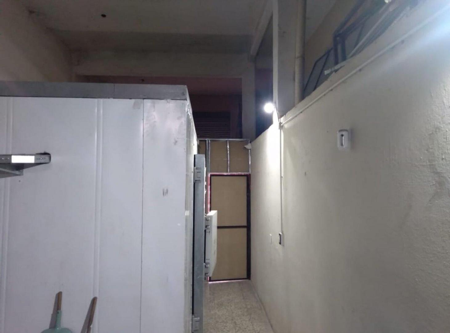 Foto de Venta Local Depósito Oficina Maquinista Savio, imagen 4