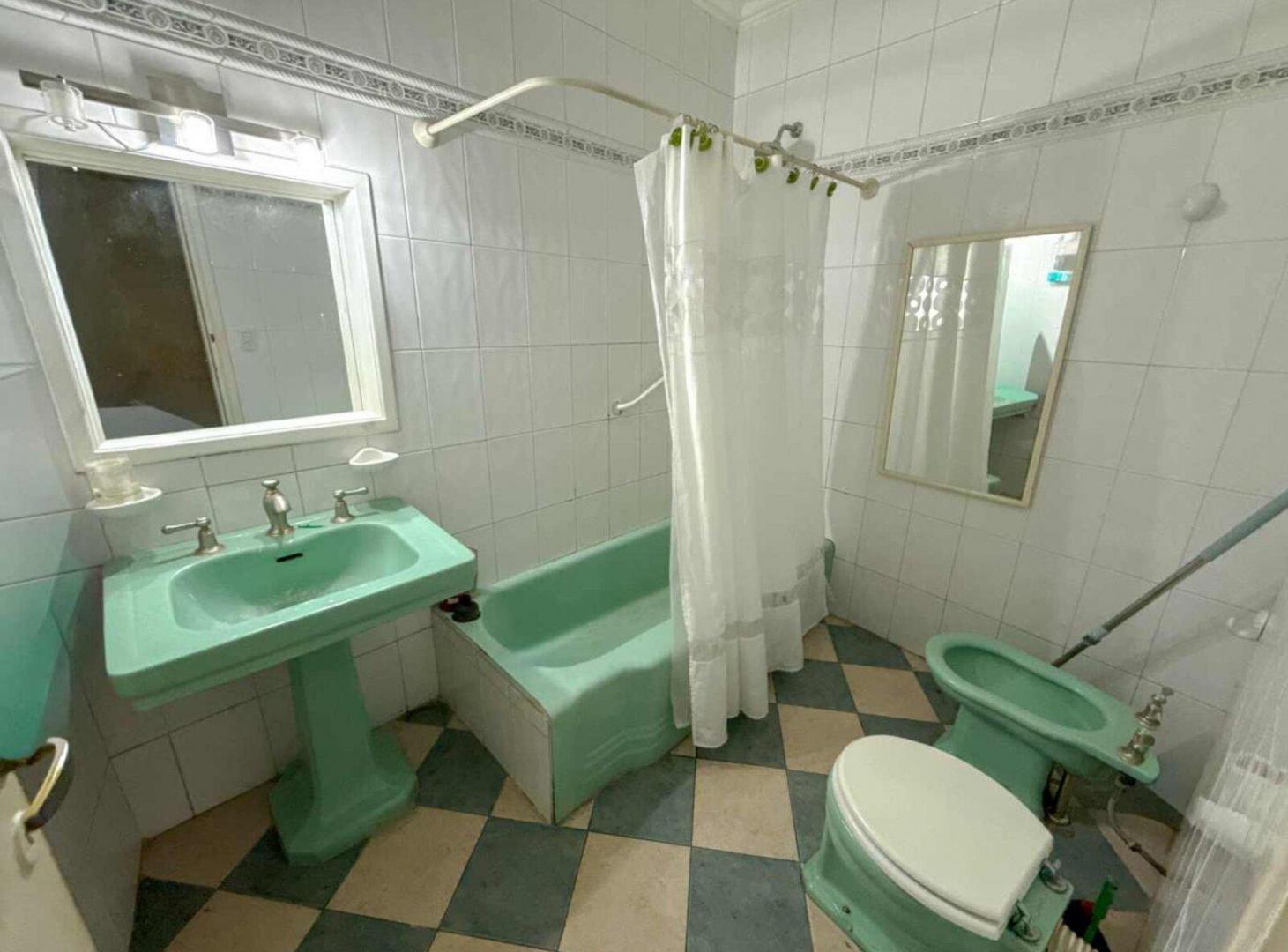 Foto de VENTA PH EN CABALLITO COCHERA ., imagen 5
