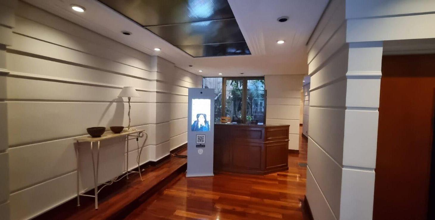 Foto de VENTA DEPARTAMENTO SEIS AMBIENTES FLORES COCHERA, imagen 2