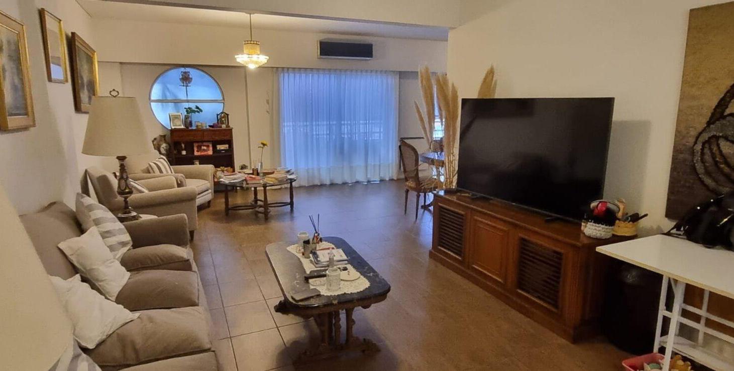 Foto de VENTA DEPARTAMENTO SEIS AMBIENTES FLORES COCHERA, imagen 4