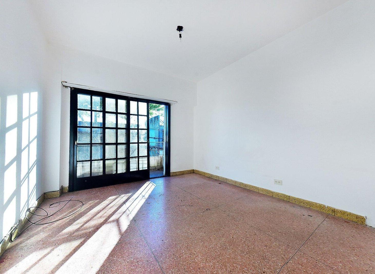 Foto de VENTA PH MULTIFAMILIAR CON TERRAZA EN MUNRO, imagen 2