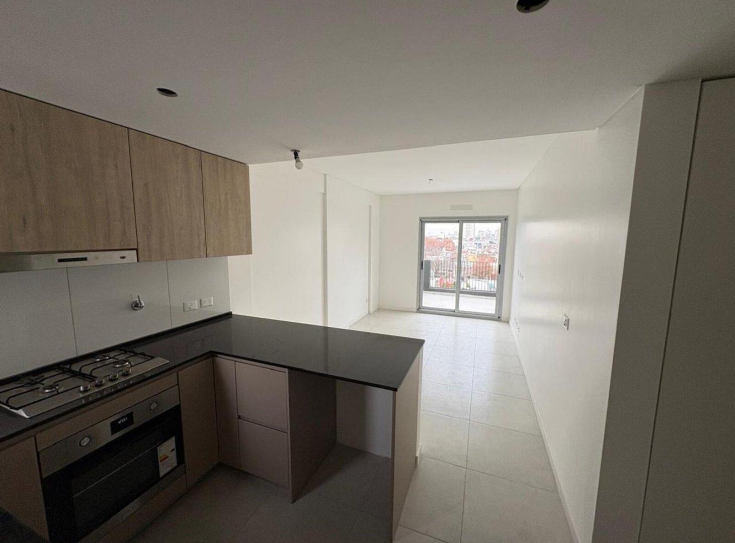 Foto de VENTA DEPARTAMENTO 3 AMB MATADEROS CON PARRILLA, imagen 2
