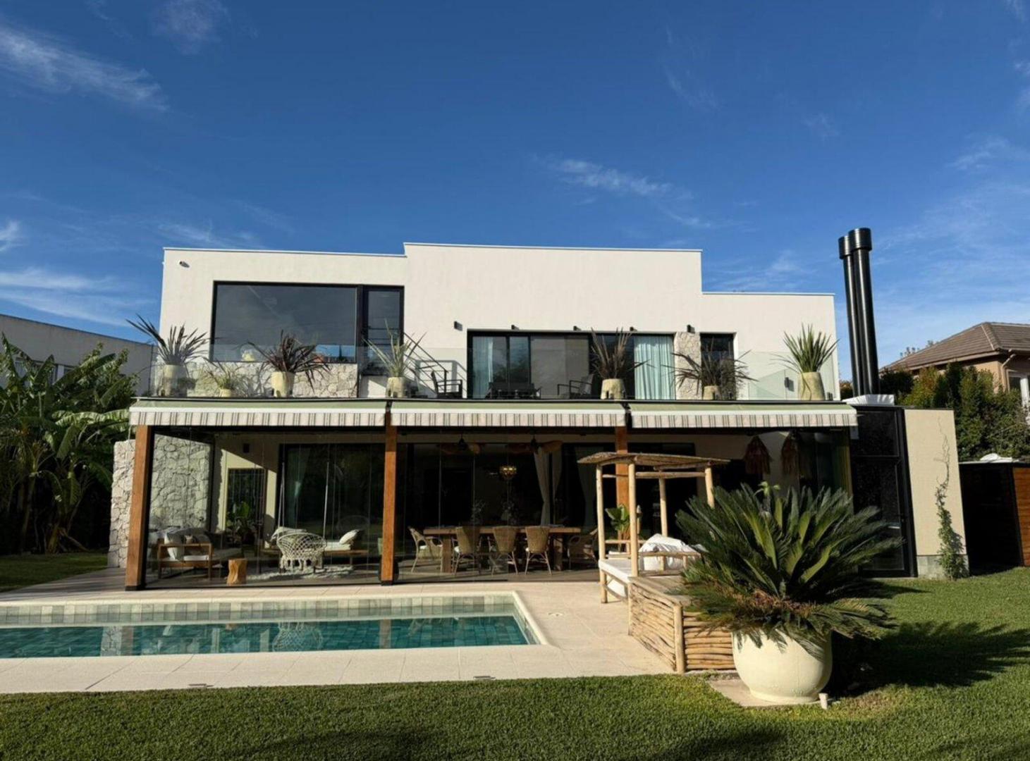 Foto de VENTA CASA 8 AMBIENTES AYRES DE PILAR, imagen 1