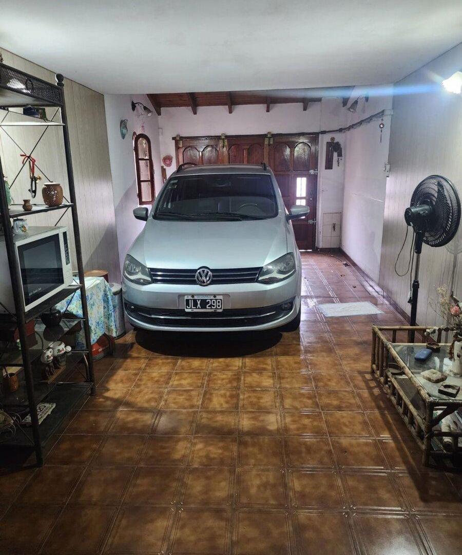 Foto de VENTA DE CASA 3 AMB. EN BANFIELD JARDIN COCHERA, imagen 2