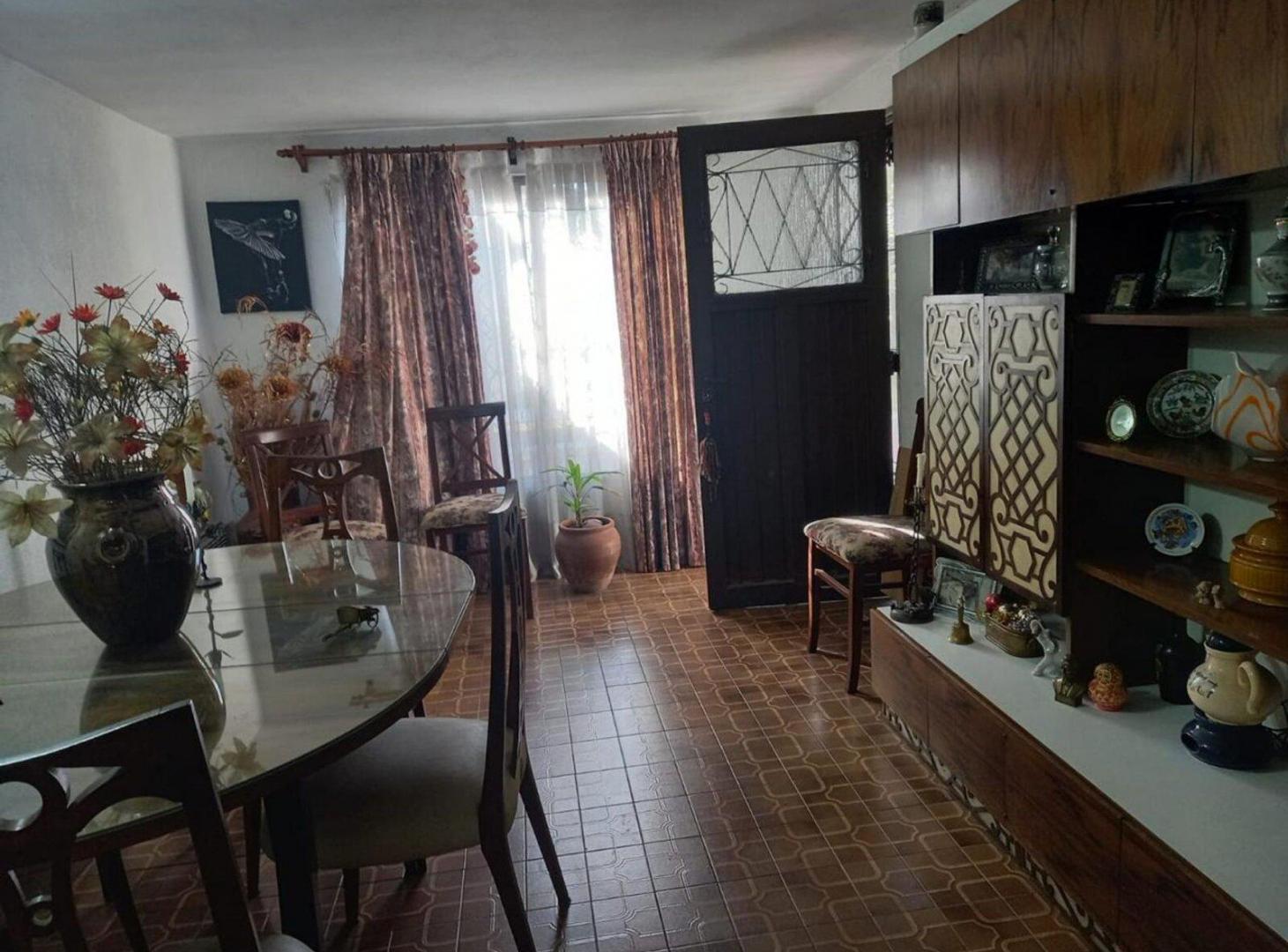 Foto de VENTA DE CASA 3 AMB. EN BANFIELD JARDIN COCHERA, imagen 1