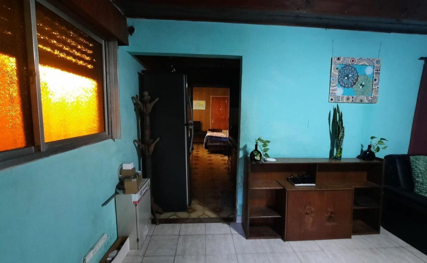 Foto de VENTA CASA 3 AMBIENTES VILLA BALLESTER A RECICLAR, imagen 2