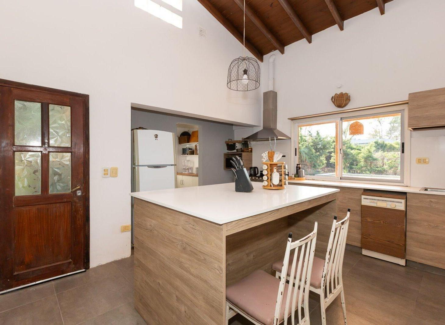 Foto de VENTA CASA 5 AMBIENTES EN BARRIO LA ARBOLEDA, imagen 1