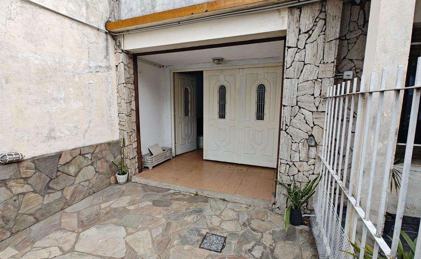 Foto de Venta de casa en Moron 4 ambientes, garage +depto Independiente con, imagen 5