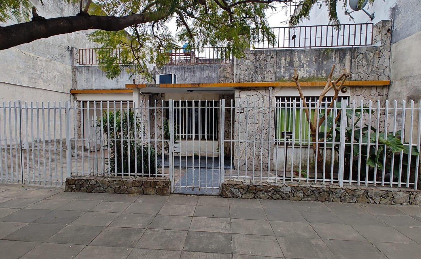 Foto de Venta de casa en Moron 4 ambientes, garage +depto Independiente con, imagen 2