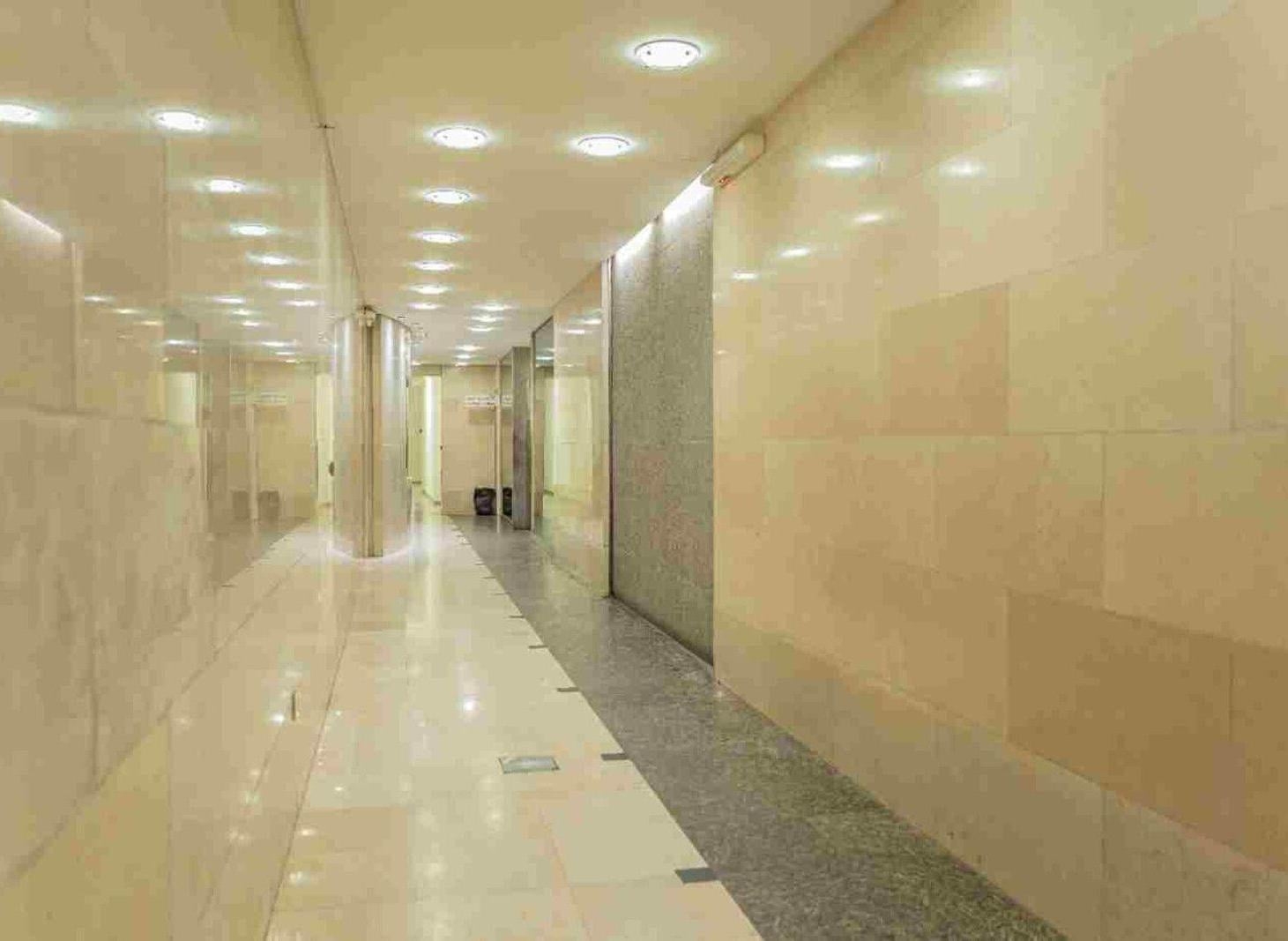 Foto de VENTA OFICINA LUMINOSA APTO CRÉDITO EN SAN NICOLAS, imagen 2