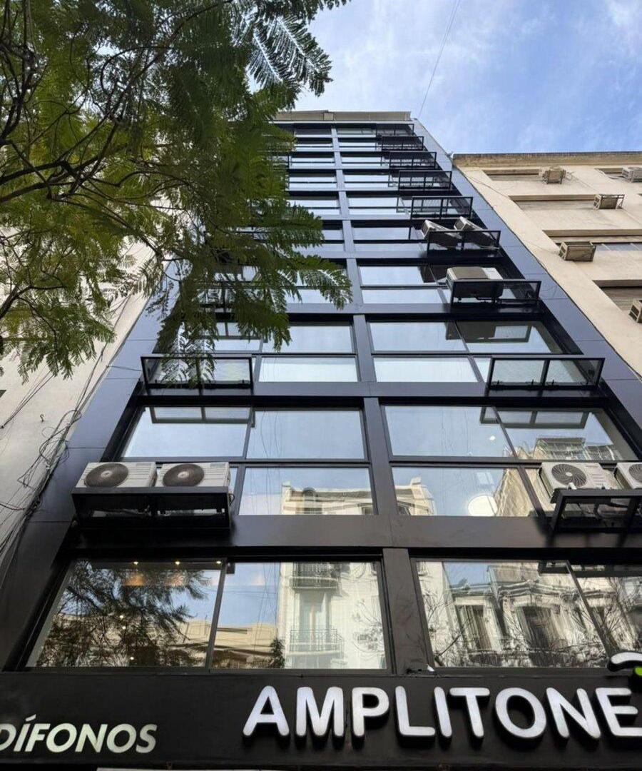 Foto de VENTA OFICINA LUMINOSA APTO CRÉDITO EN SAN NICOLAS, imagen 4