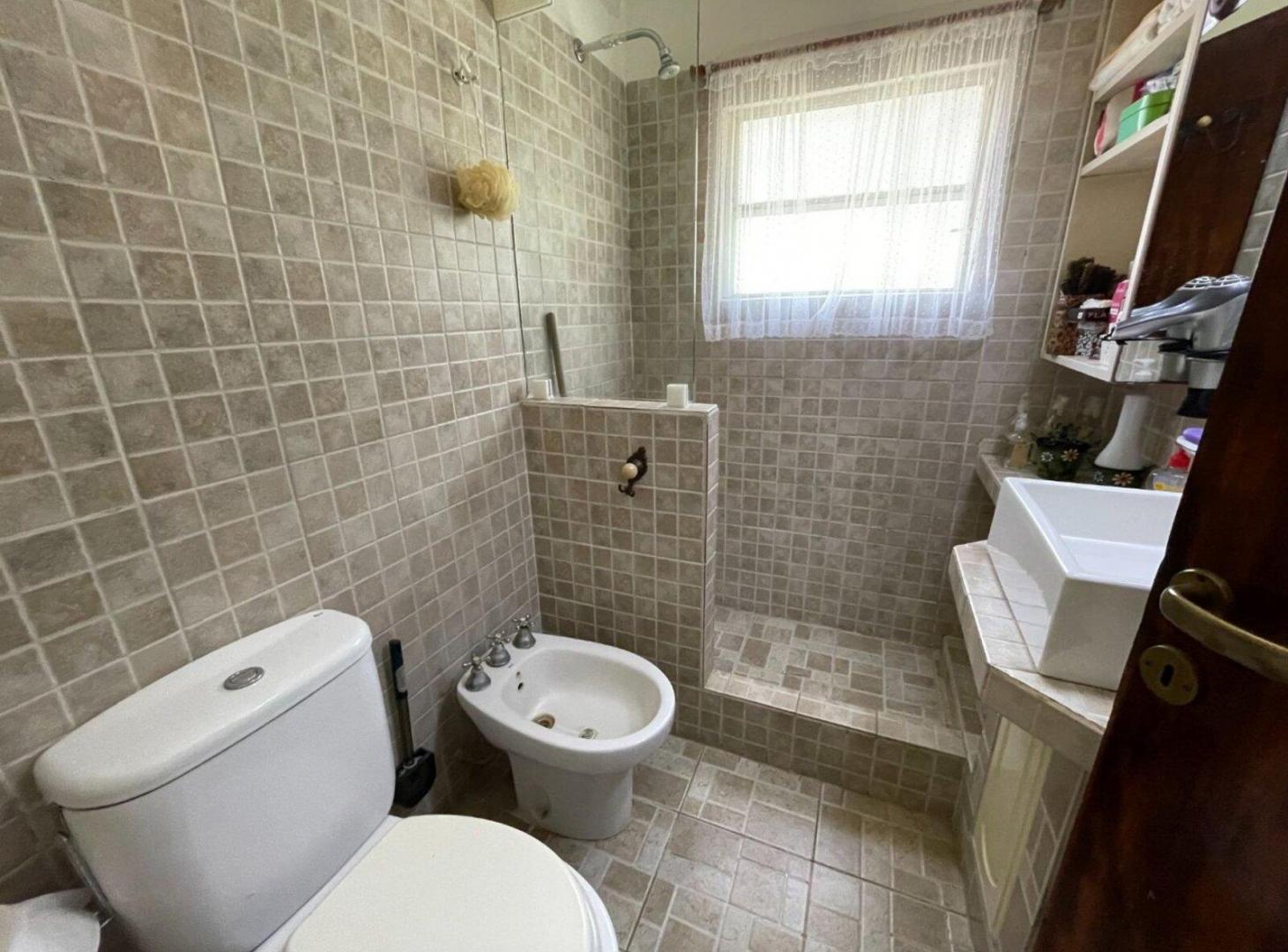 Foto de VENTA DOS CASAS EN DEL VISO EN LOTE DE 2244m2, imagen 5