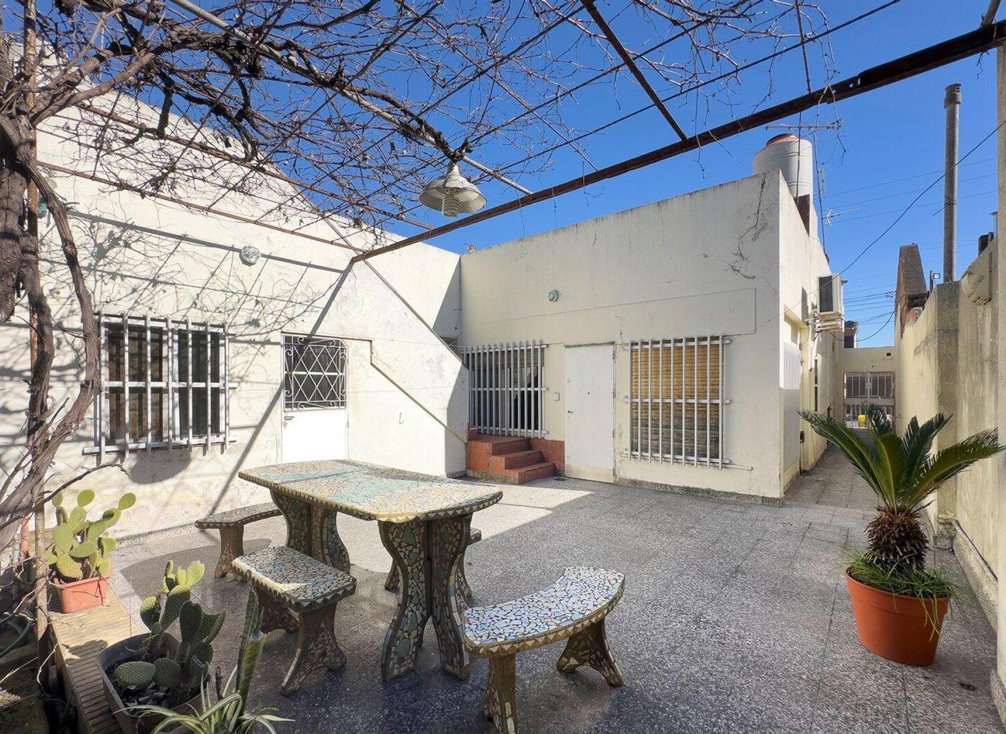 Foto de VENTA CASA 5 AMB MORON SUR, imagen 2