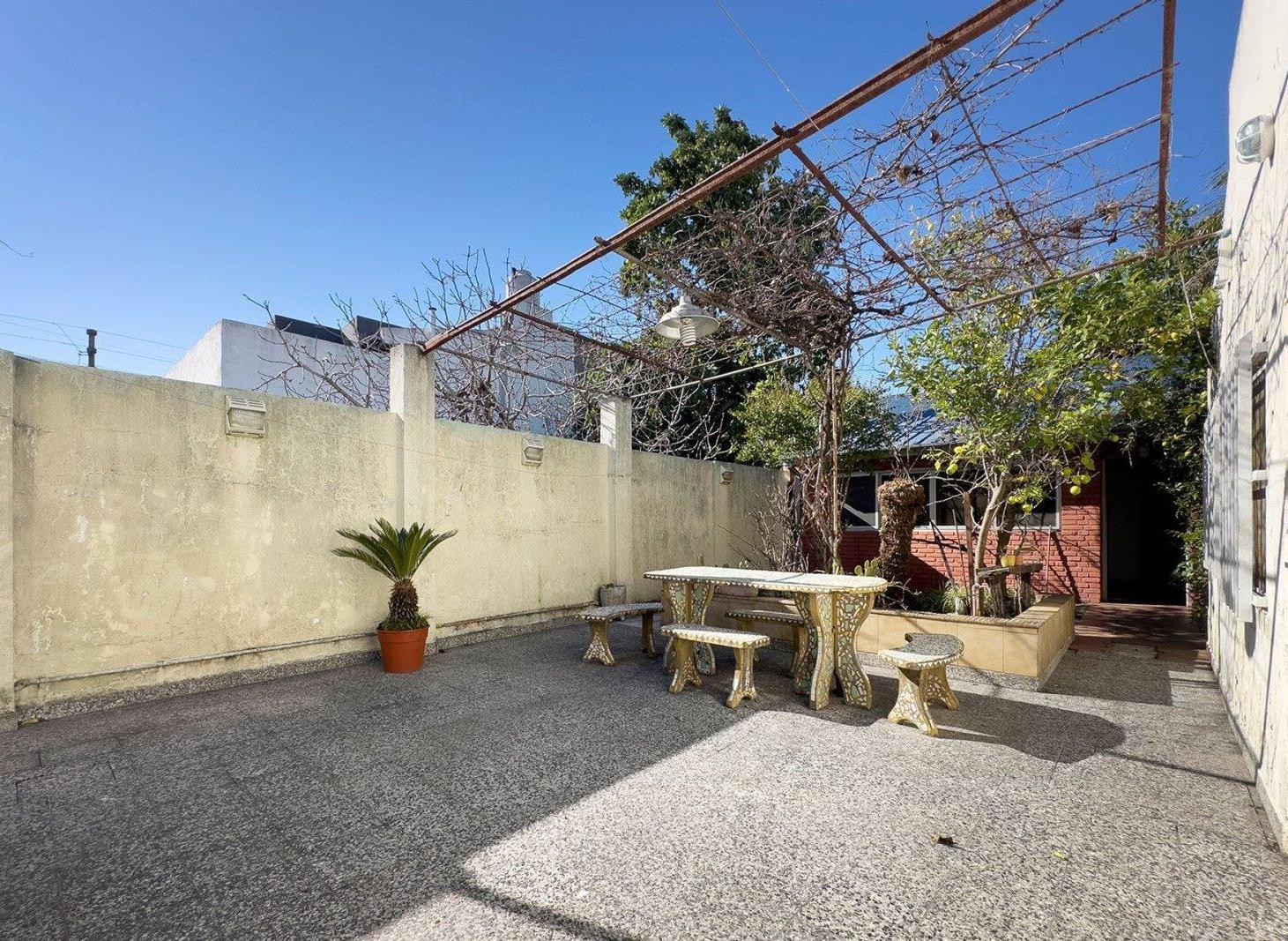 Foto de VENTA CASA 5 AMB MORON SUR, imagen 1