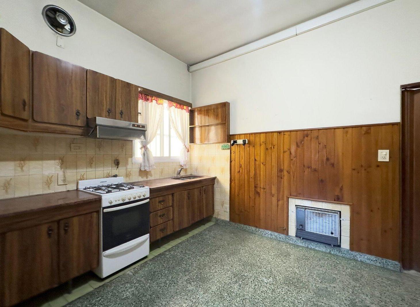 Foto de VENTA CASA 5 AMB MORON SUR, imagen 5