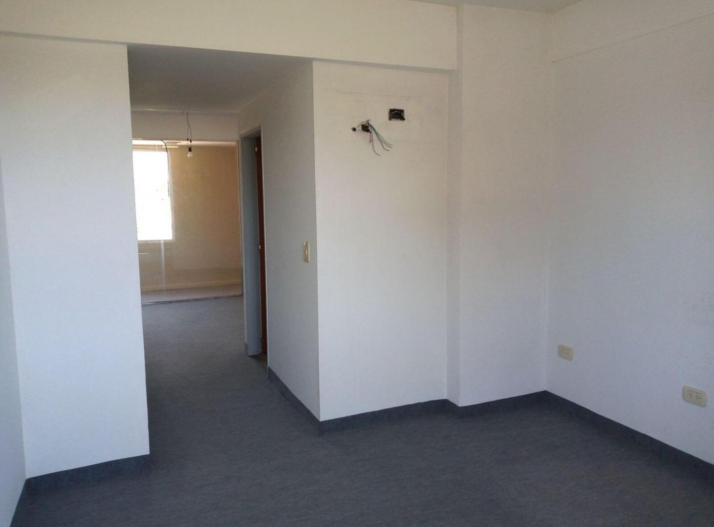 Foto de OFICINA EN VENTA - KM 41 Pilar, imagen 3