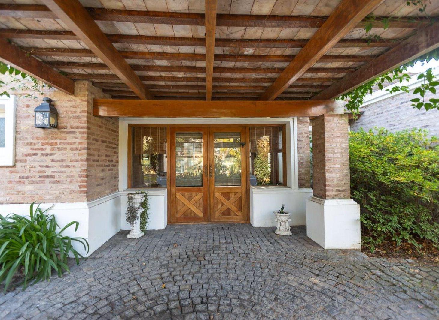 Foto de VENTA CASA 6 AMBIENTES LAS PRADERAS LUJAN AL GOLF, imagen 2