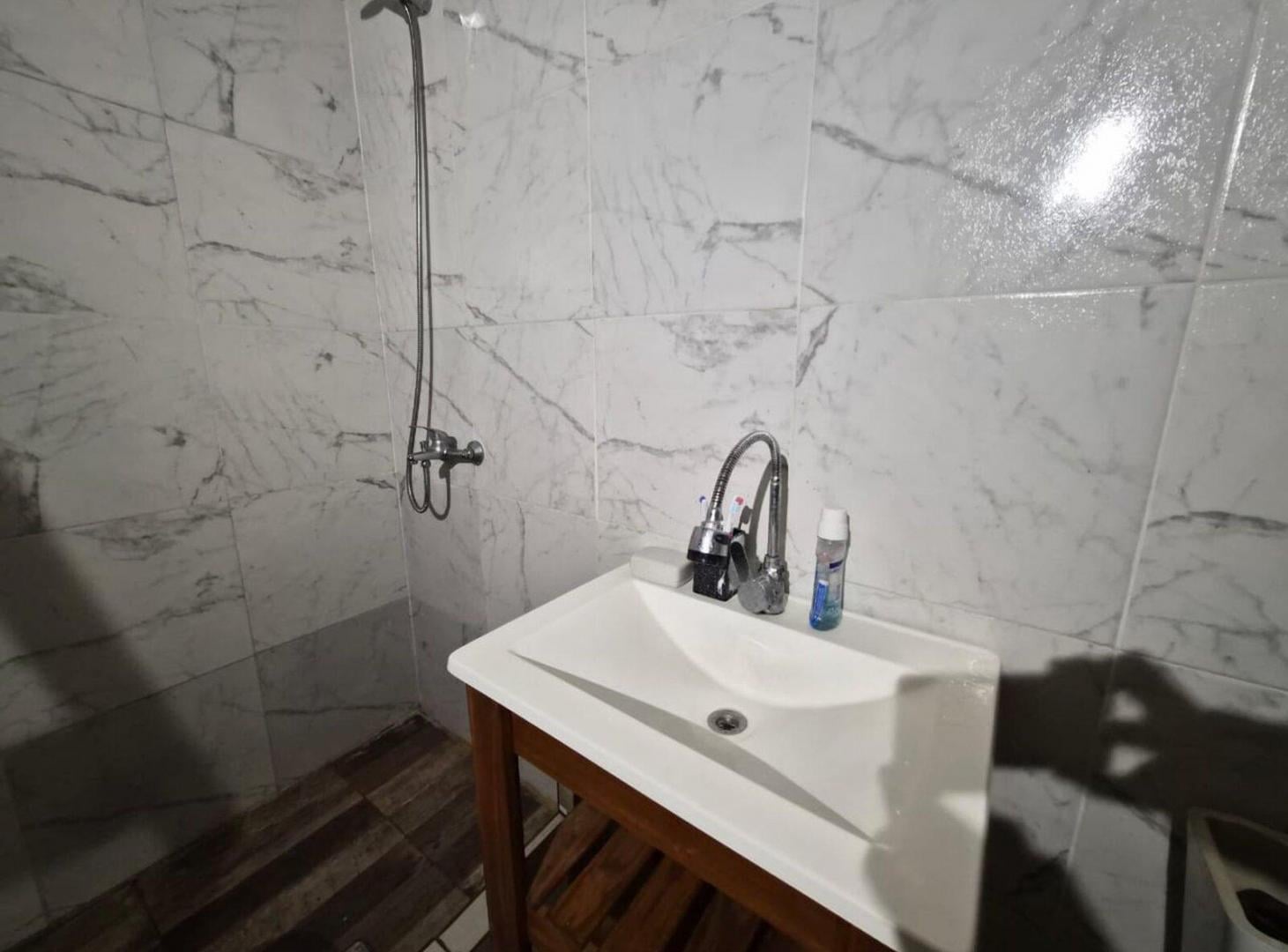 Foto de Venta Casa 4 amb+4 dptos renta G Rodriguez Ruta 28, imagen 2
