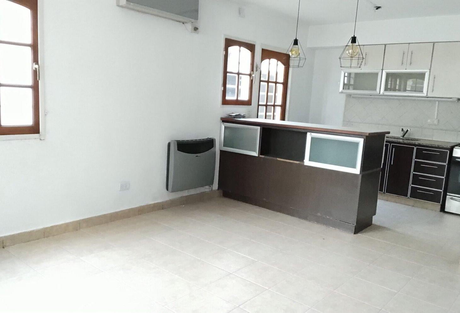 Foto de VENTA V.SARMIENTO DUPLEX 3 AMB COCHERA APTO CRED, imagen 3
