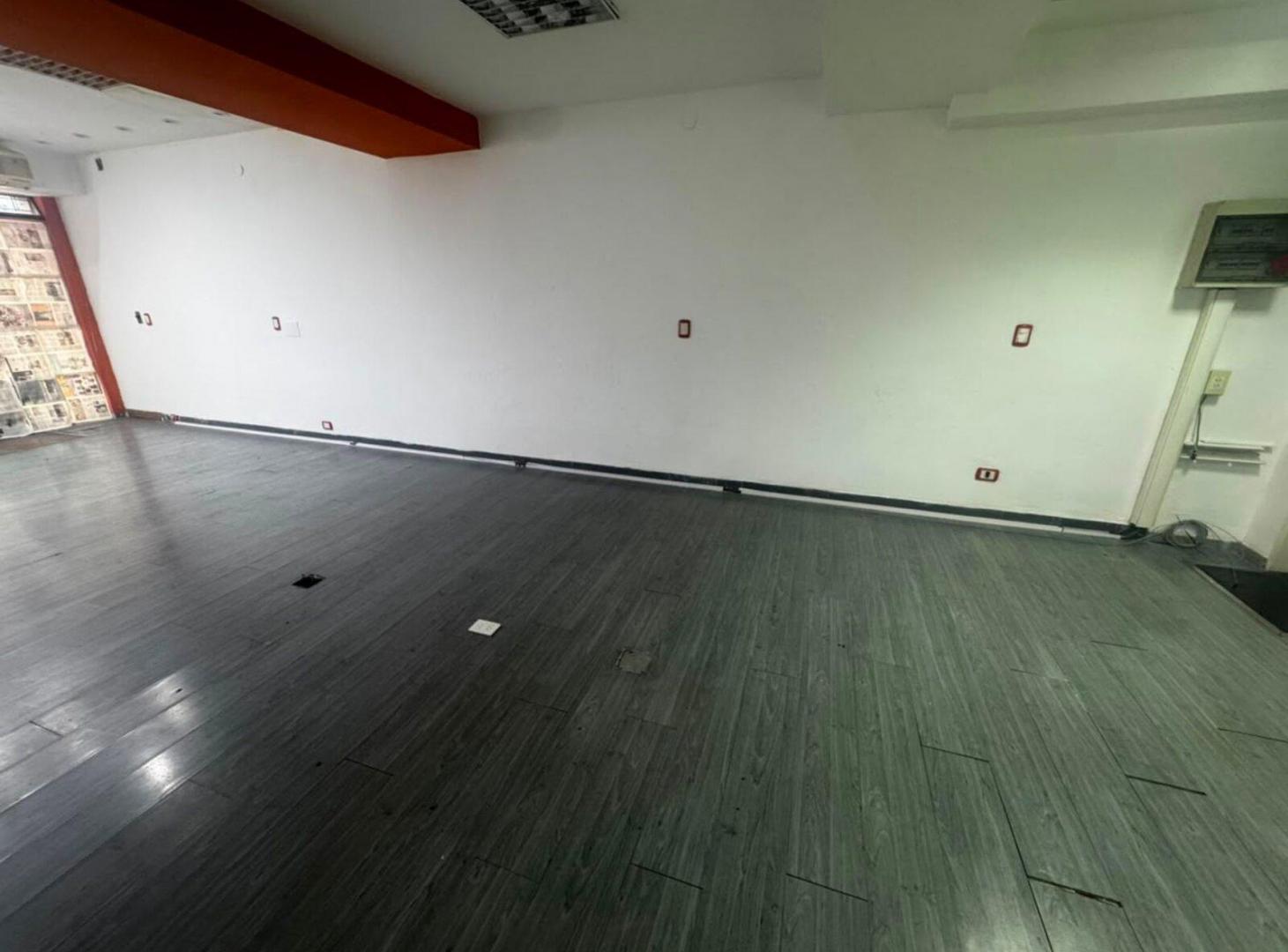 Foto de VENTA LOCAL COMERCIAL EN BALVANERA, imagen 2
