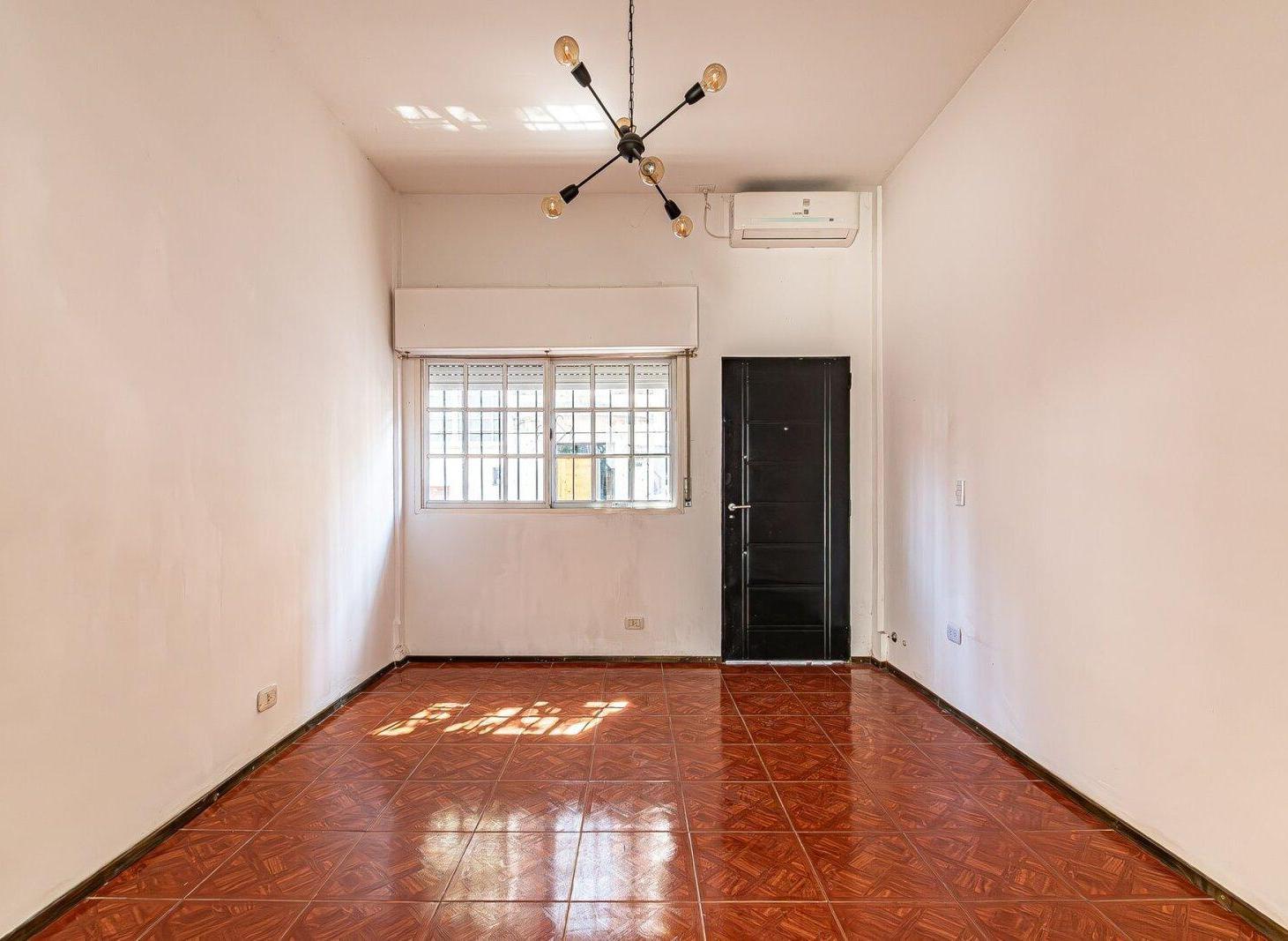 Foto de VENTA PH 3 AMB BARRACAS CON TERRAZA SIN EXPENSAS, imagen 2