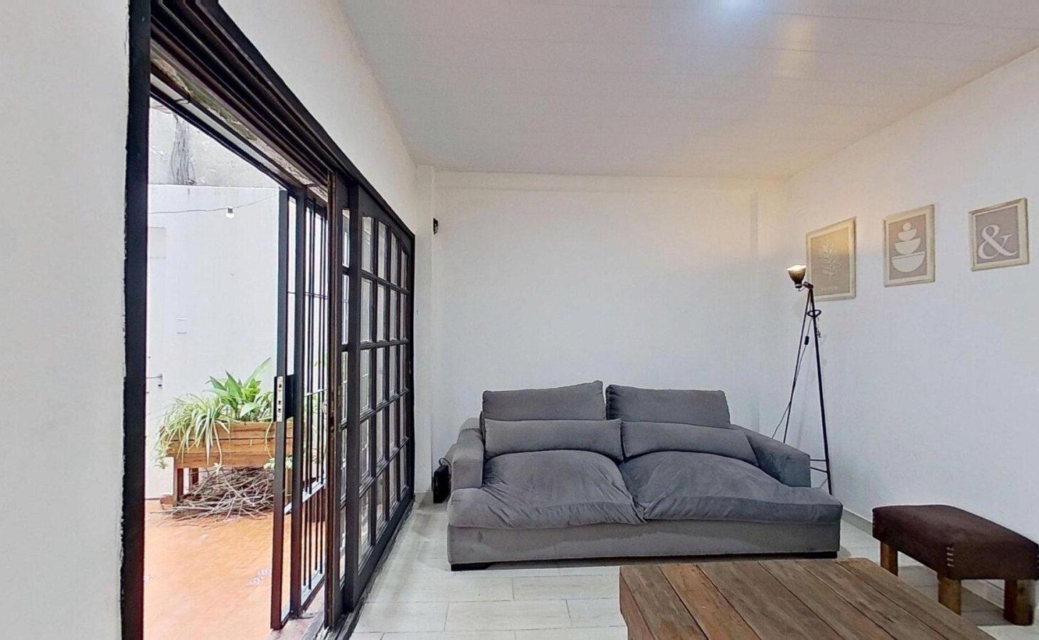 Foto de DEPARTAMENTO EN VENTA 3 AMBIENTES CON PATIO DEVOTO, imagen 2