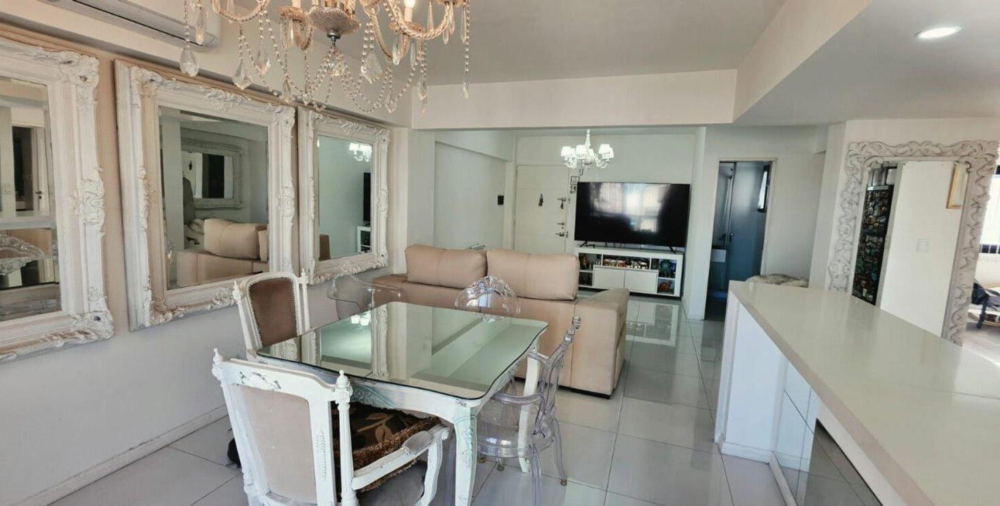 Foto de VENTA DEPTO 3 AMB EN LANÚS CON COCHERA Y BALCÓN, imagen 1