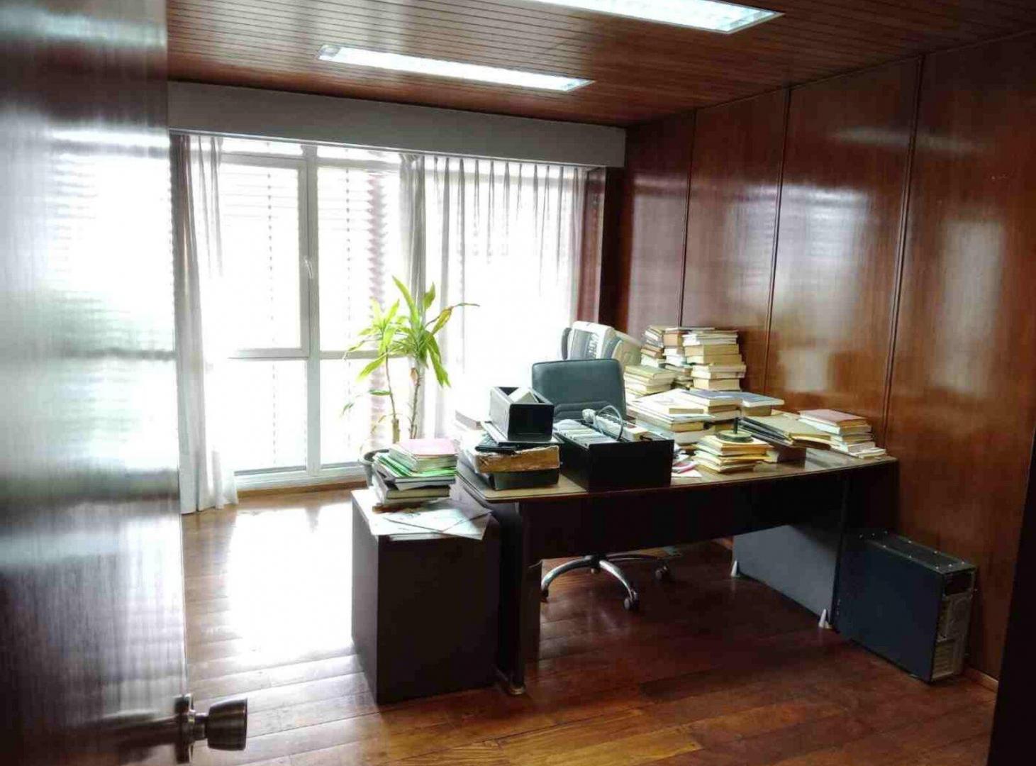 Foto de VENTA OFICINA MICROCENTRO 250MTRS DEL OBELISCO, imagen 2