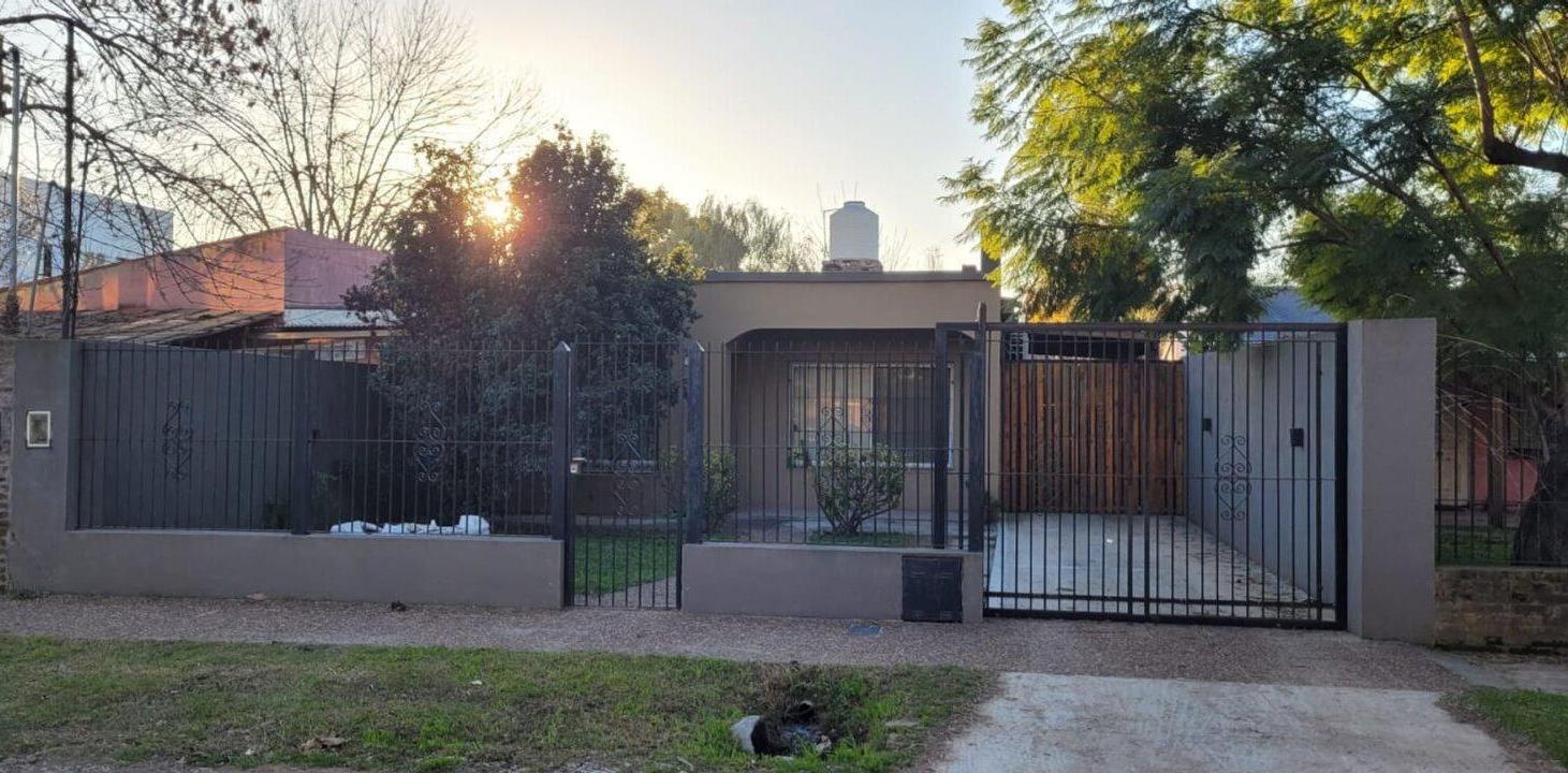 Foto de VENTA CASA 3 AMBIENTES EN DEL VISO, imagen 2