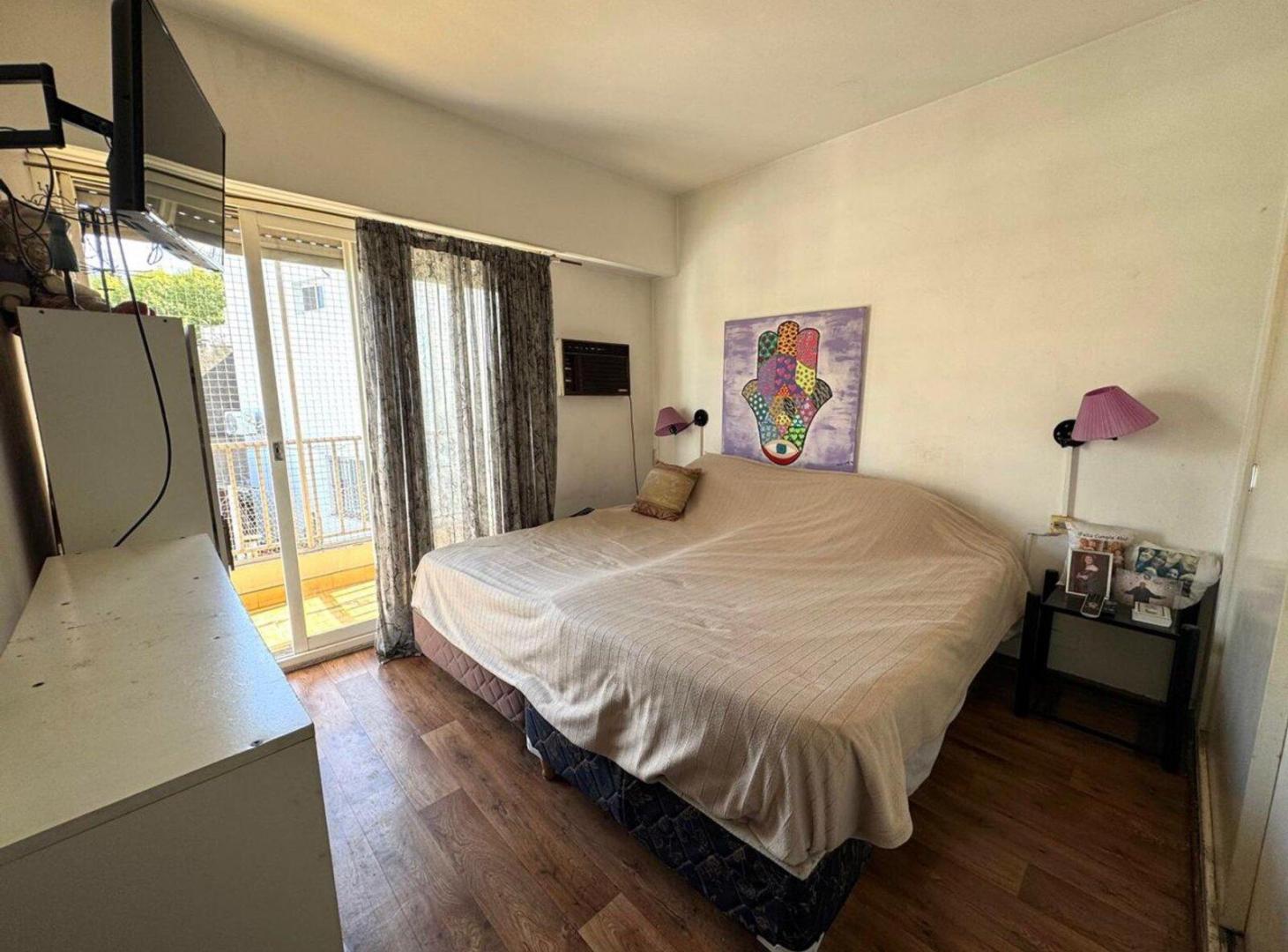 Foto de VENTA DEPARTAMENTO SEMIPISO 3 AMB BALCÓN FLORESTA, imagen 2