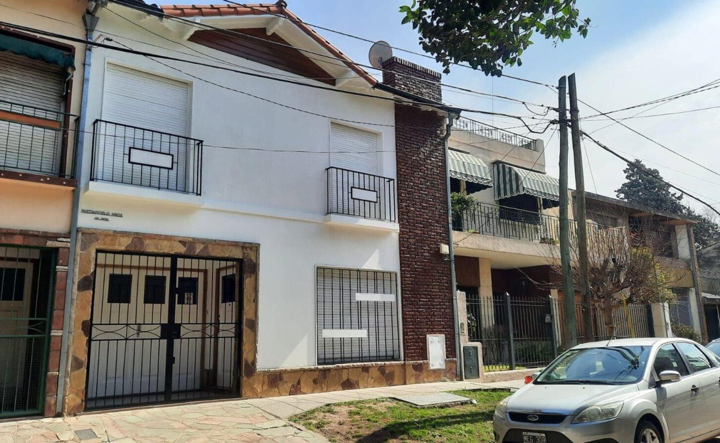 Foto de VENTA CASA 3 AMBIENTES VILLA MARTELLI COCHERA, imagen 3