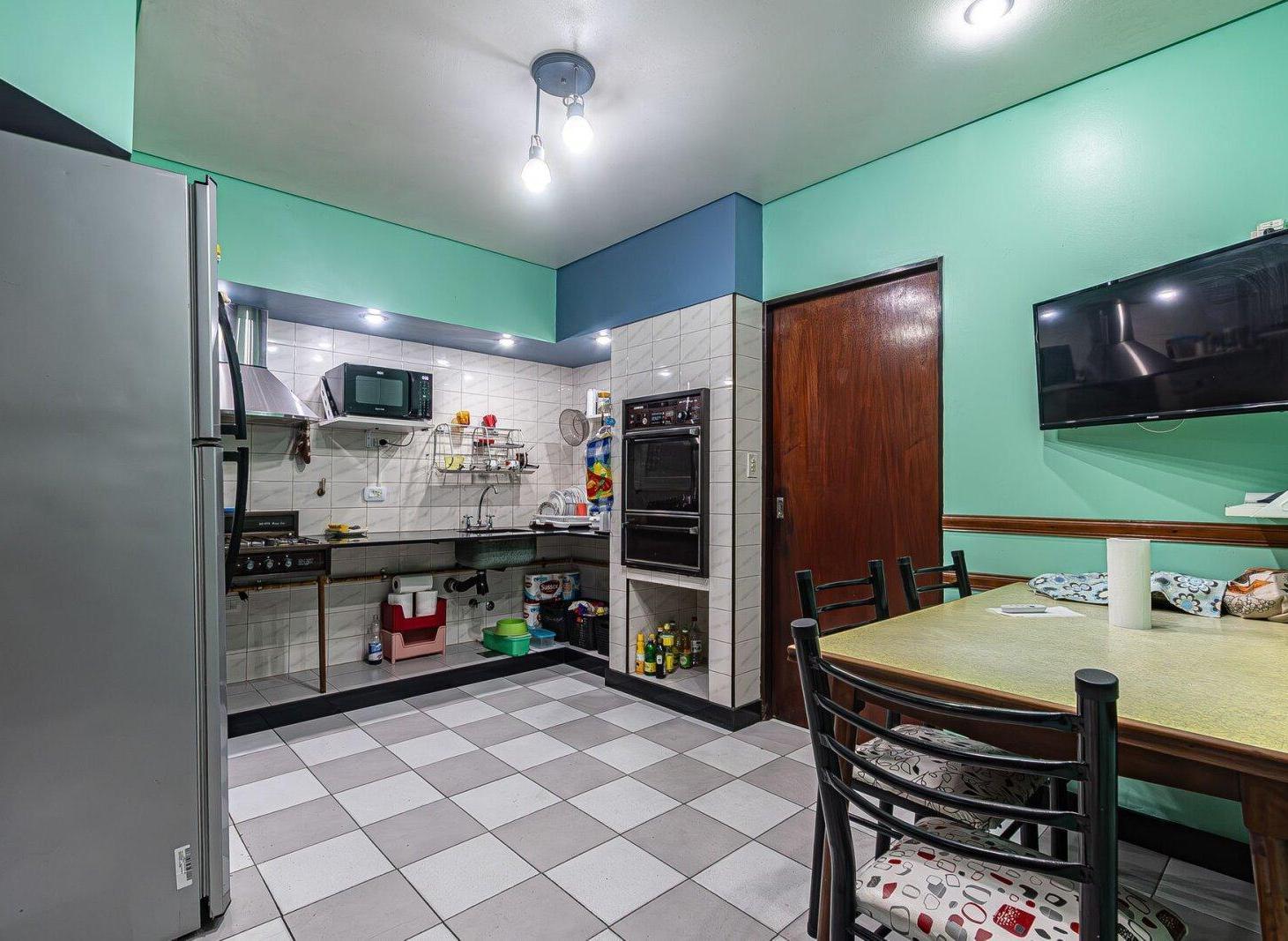 Foto de VENTA CASA 5 AMB CON TERRAZA Y COCHERA EN BARRACAS, imagen 2