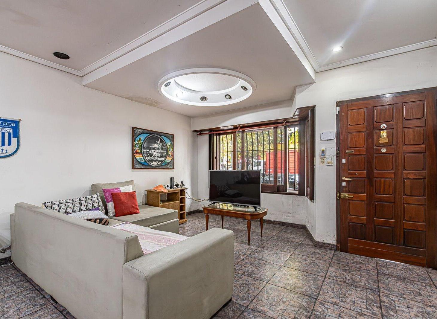 Foto de VENTA CASA 5 AMB CON TERRAZA Y COCHERA EN BARRACAS, imagen 1