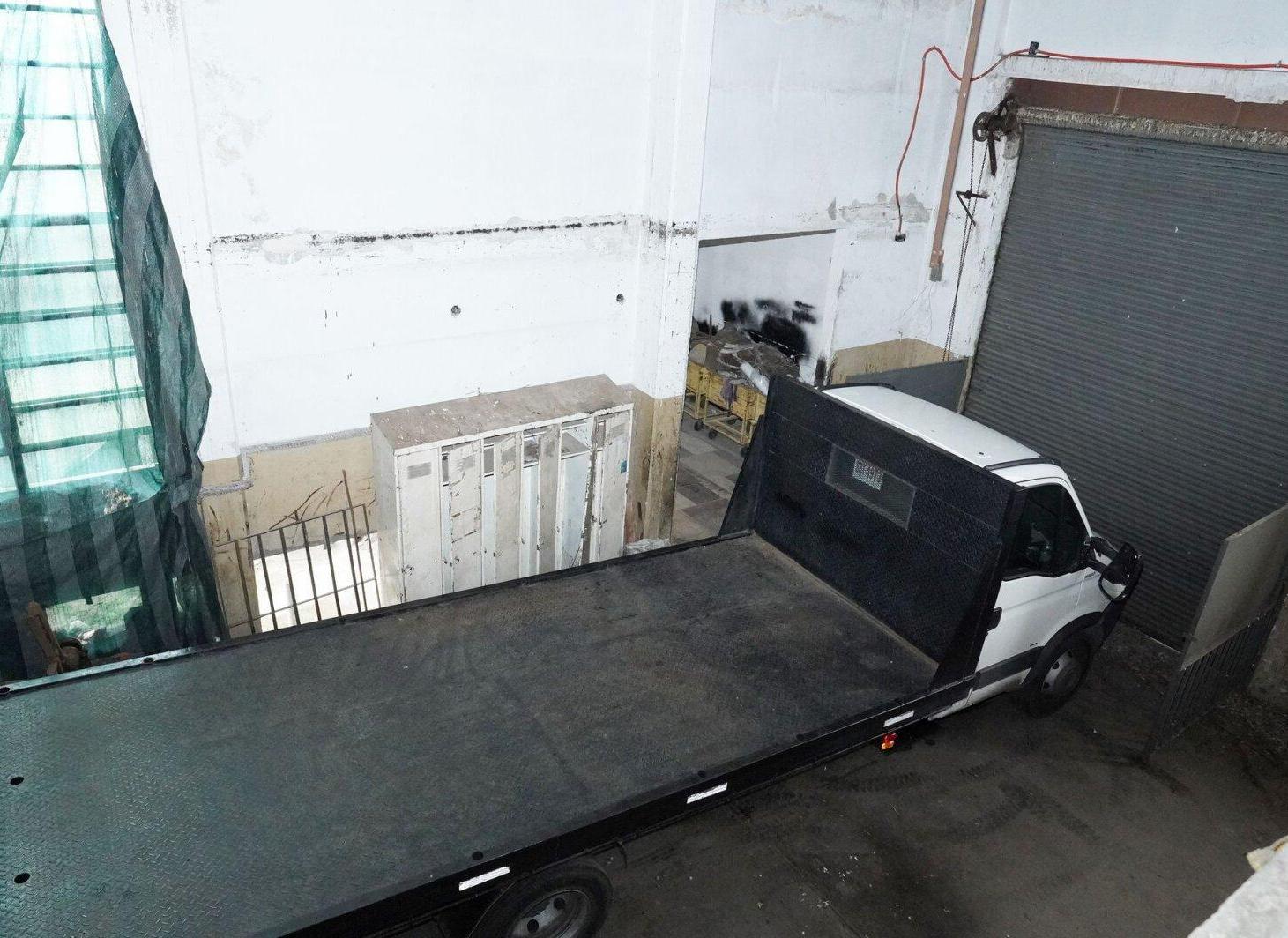 Foto de VENTA GALPÓN CON VIVIENDA A REF VALENTÍ ALSINA, imagen 4