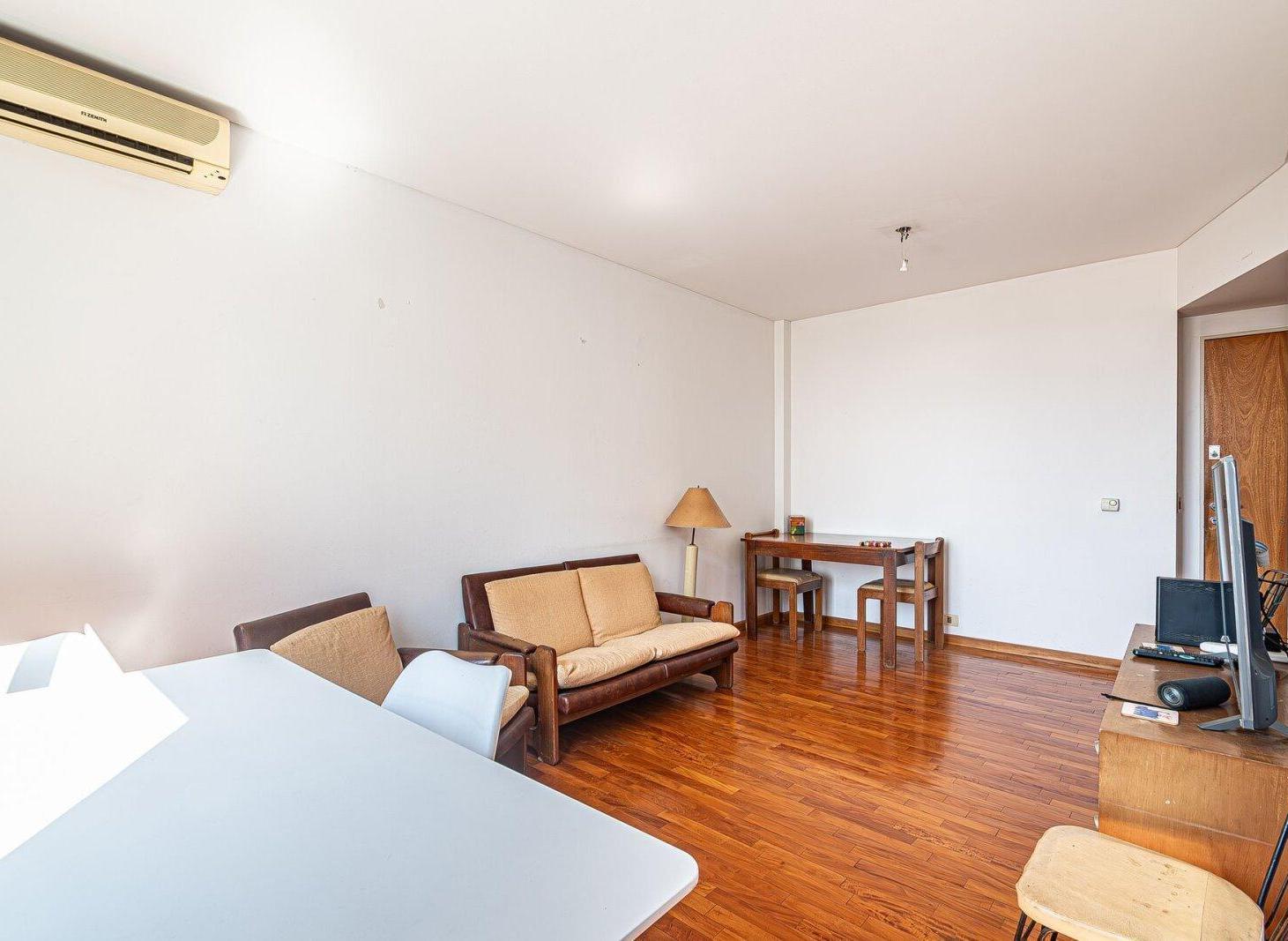 Foto de VENTA DEPTO 2 AMBIENTES CON COCHERA EN CHACARITA, imagen 2