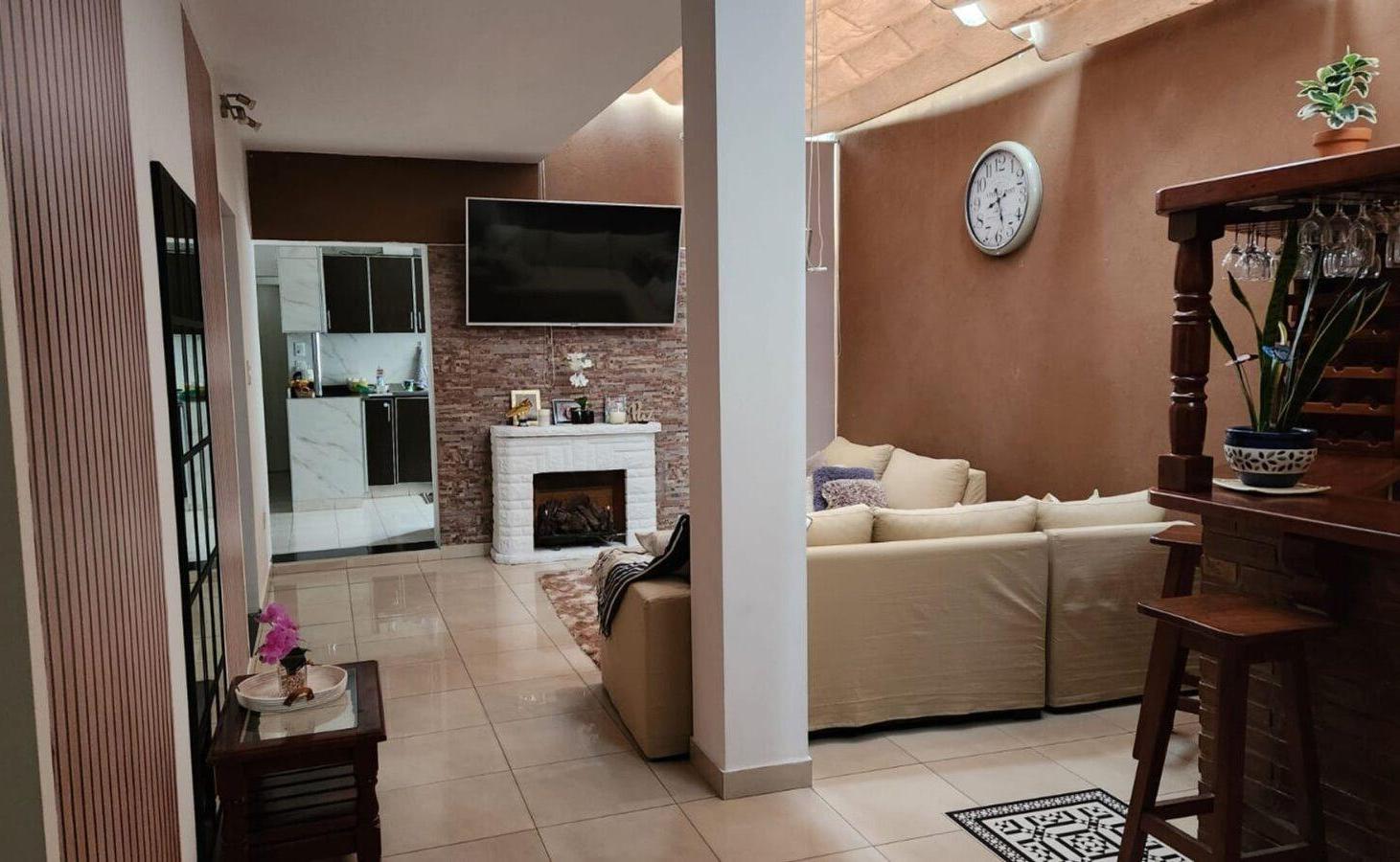 Foto de VENTA CASA SAAVEDRA 4 AMB 2 COCHERAS Y TERRAZA, imagen 1