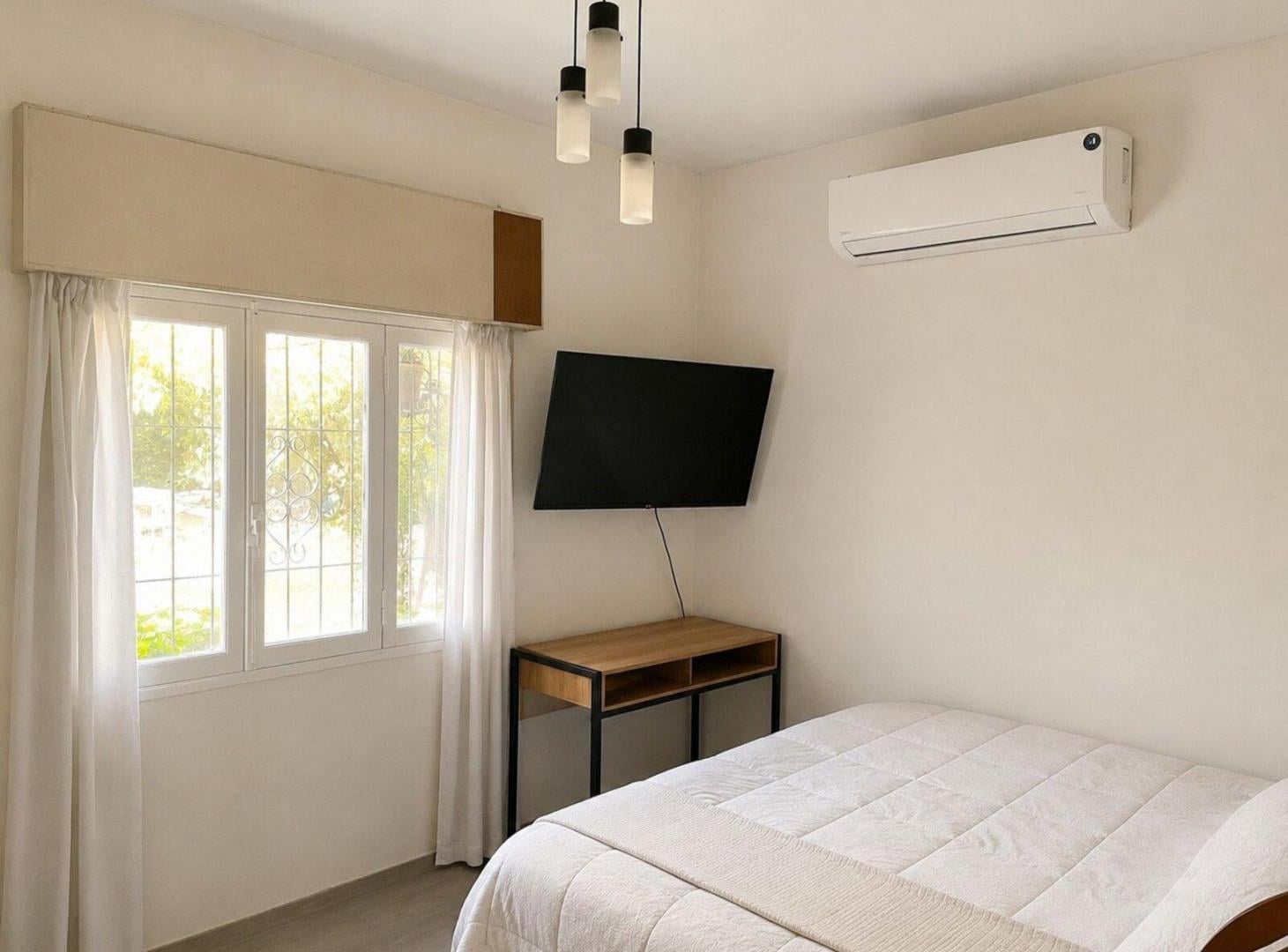 Foto de VENTA CASA 4 AMB GALPON CASA ADICIONAL DEL VISO, imagen 2