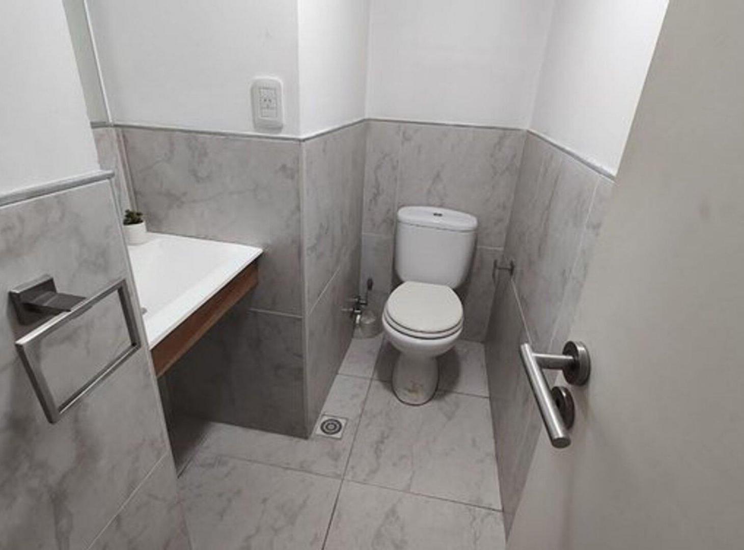 Foto de VENTA ITUZAINGO DUPLEX 4 AMB COCHERA APTO CREDITO, imagen 2