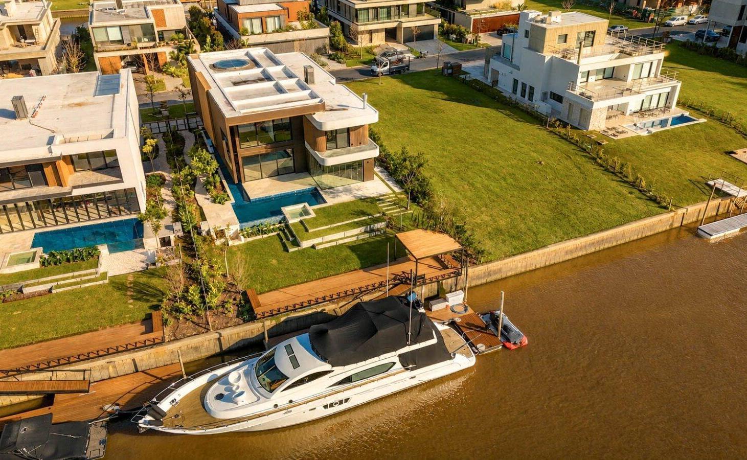 Foto de Venta Casa en El Yacht - Nordelta | 6 ambientes | Salida al Río Luján |, imagen 1