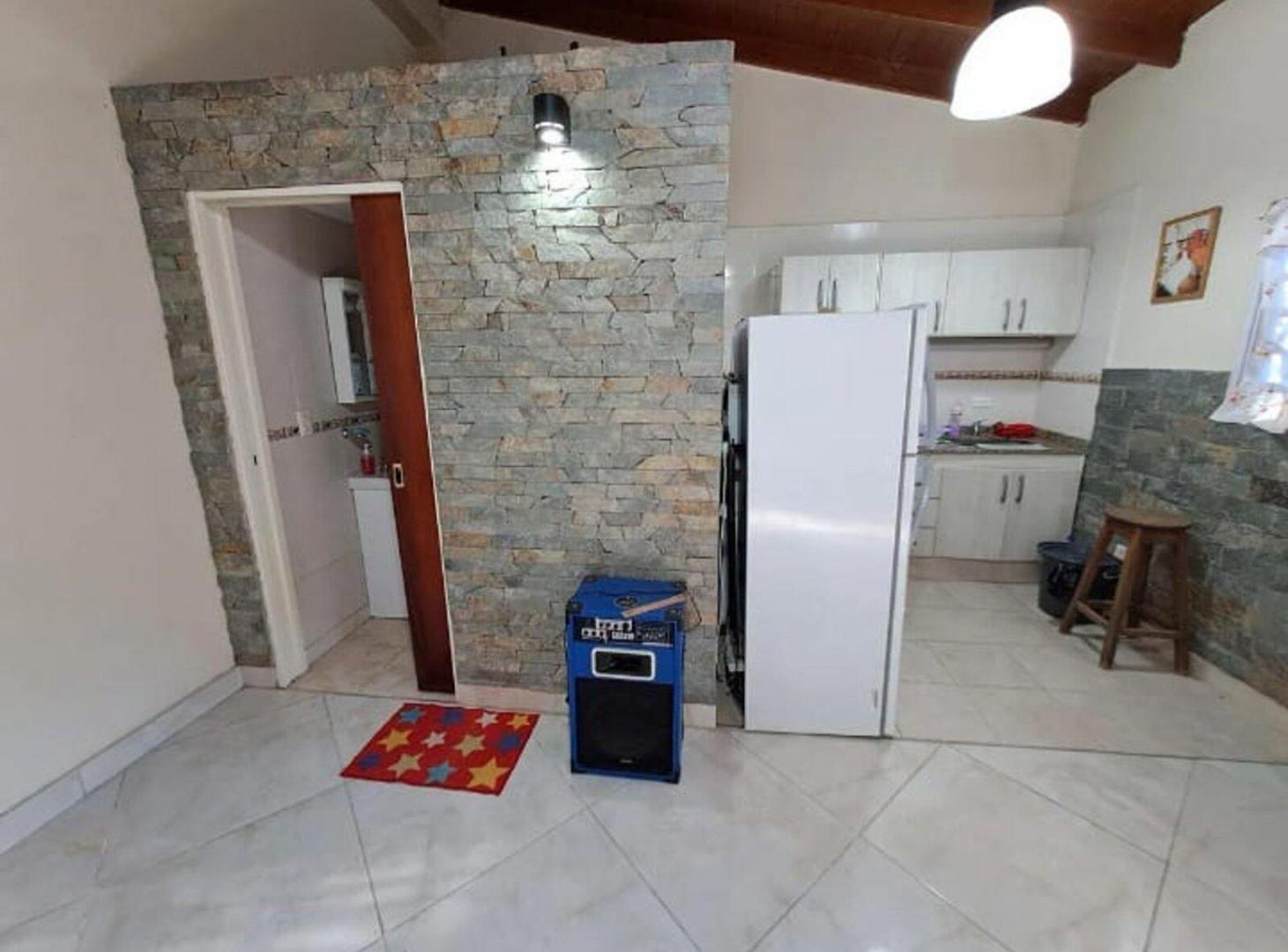 Foto de VENTA CASA JOSE C PAZ CON PILETA, imagen 2
