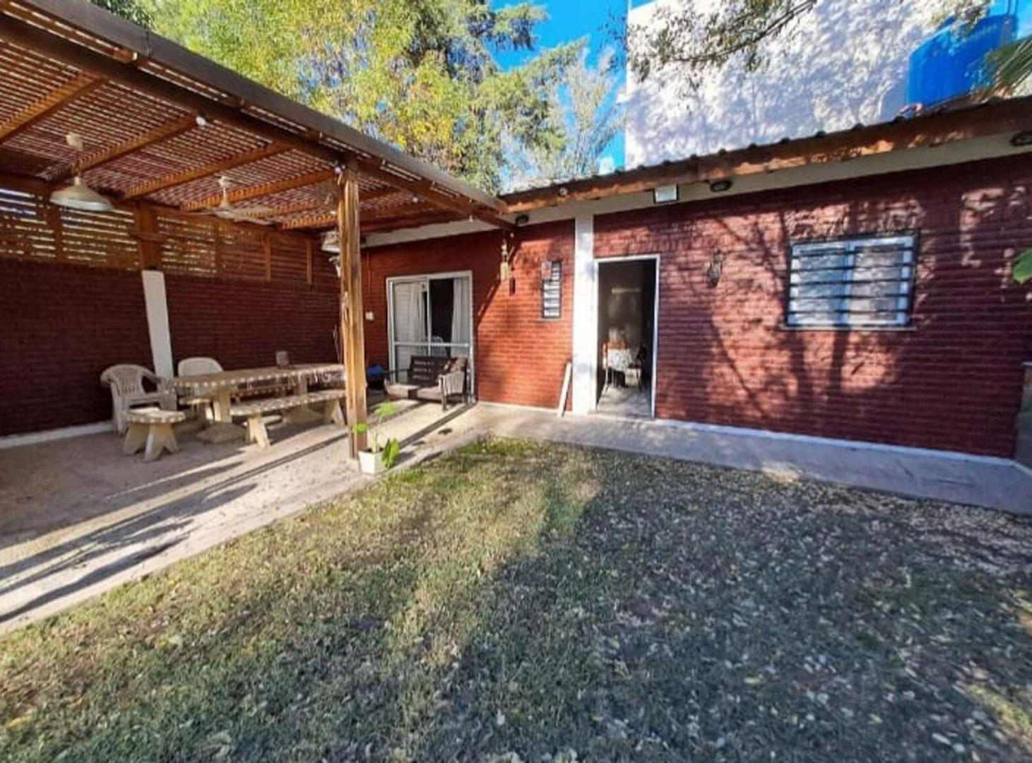 Foto de VENTA CASA JOSE C PAZ CON PILETA, imagen 4