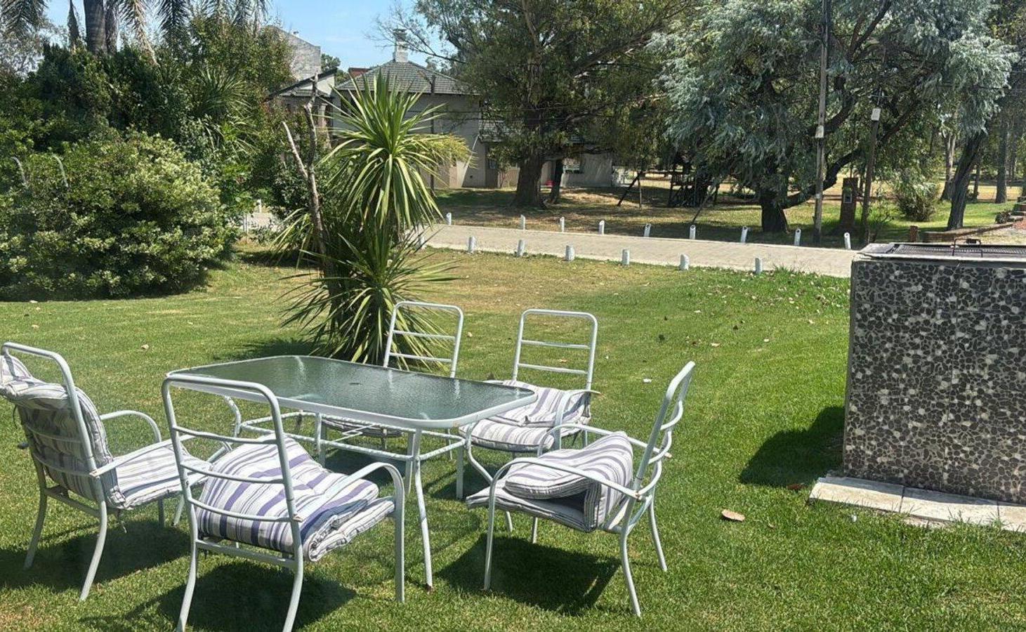 Foto de VENTA CASA 6 AMB EN COUNTRY MI REFUGIO LOTE 1400m2, imagen 2
