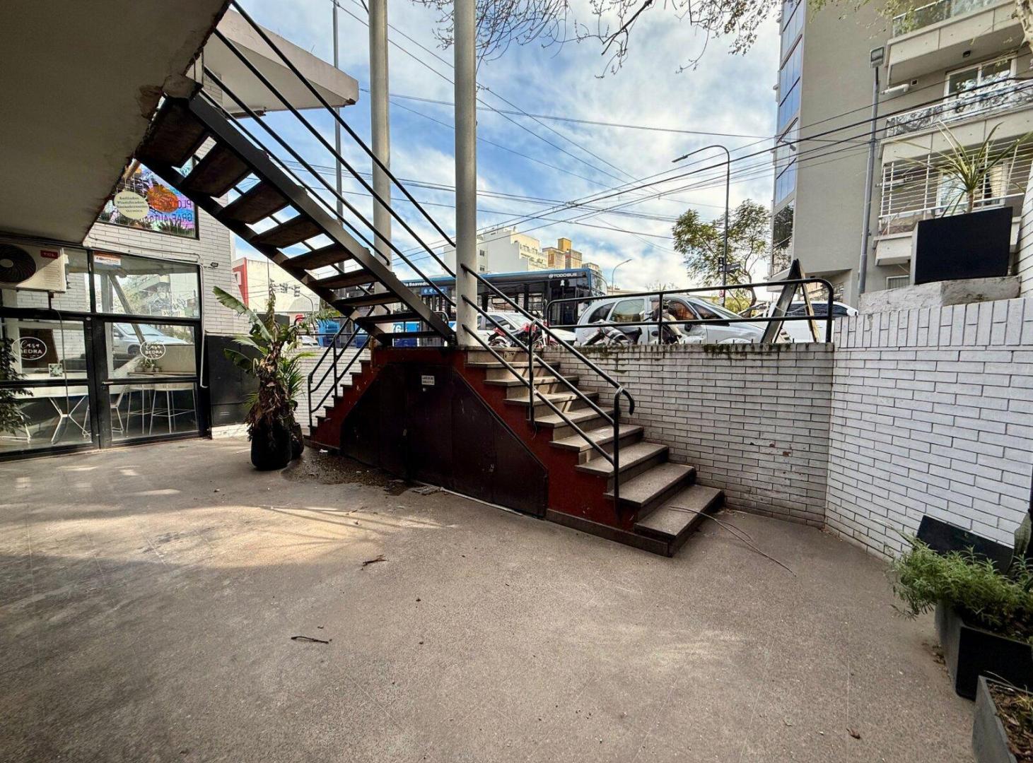 Foto de Venta Local Comercial en PB - Saavedra, imagen 1