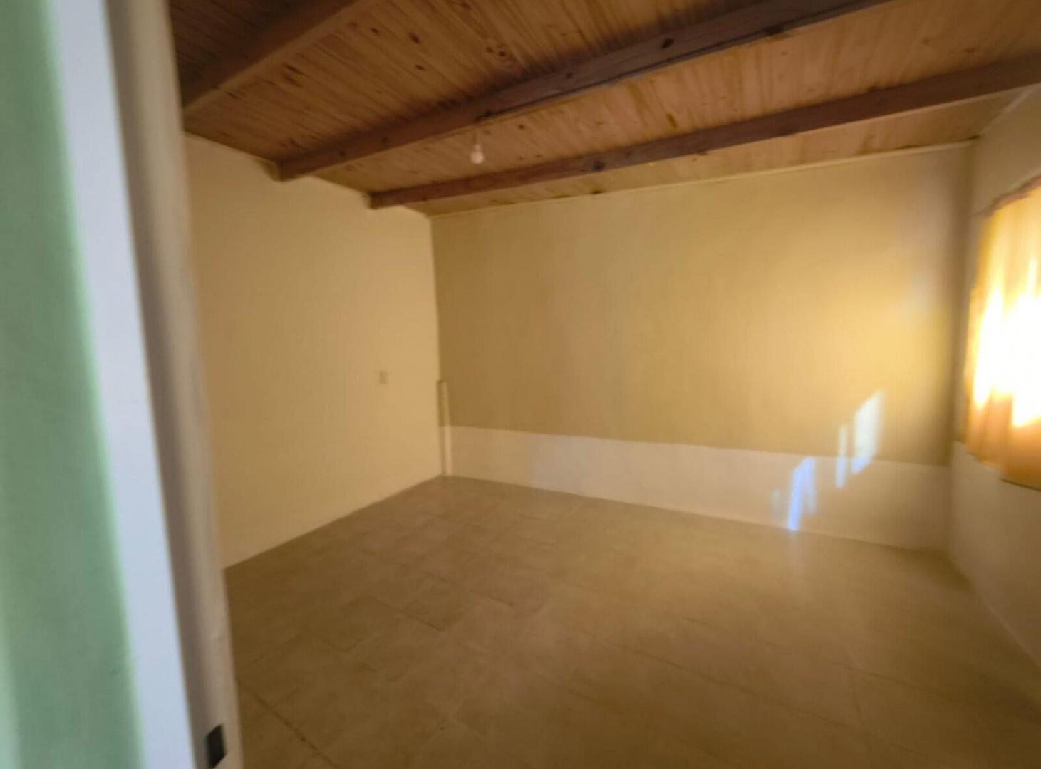 Foto de VENTA DE 4 DEPTOS LOTE DE 320 MTR PILAR, imagen 3